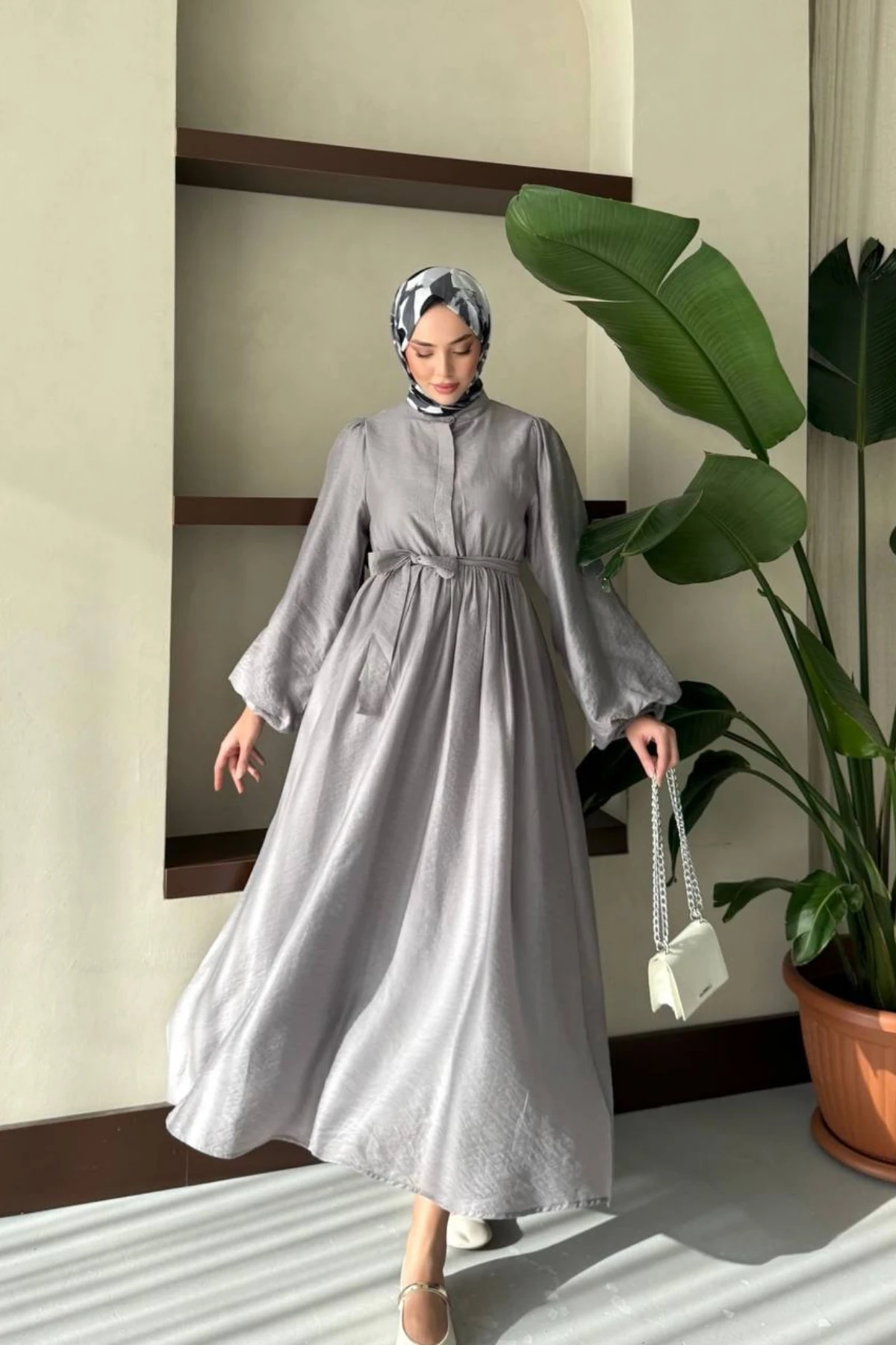 Yuvarlak Yaka, Gizli Düğmeli Balon Kol  Astarlı Elbise