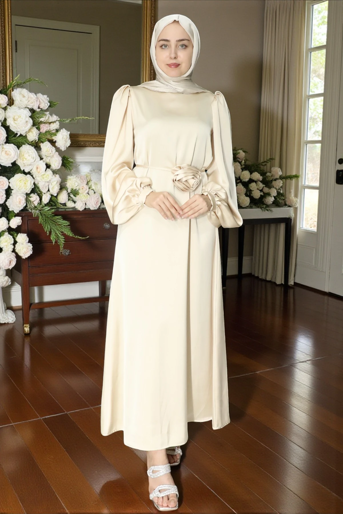 Balon Kol Çiçek Kemer Detaylı Saten Dokulu Tesettür Elbise