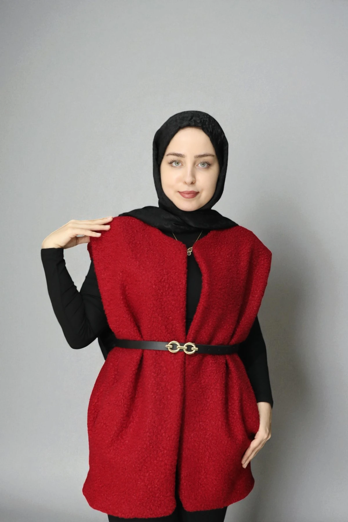 Deri Kemer Detaylı Peluş Yelek