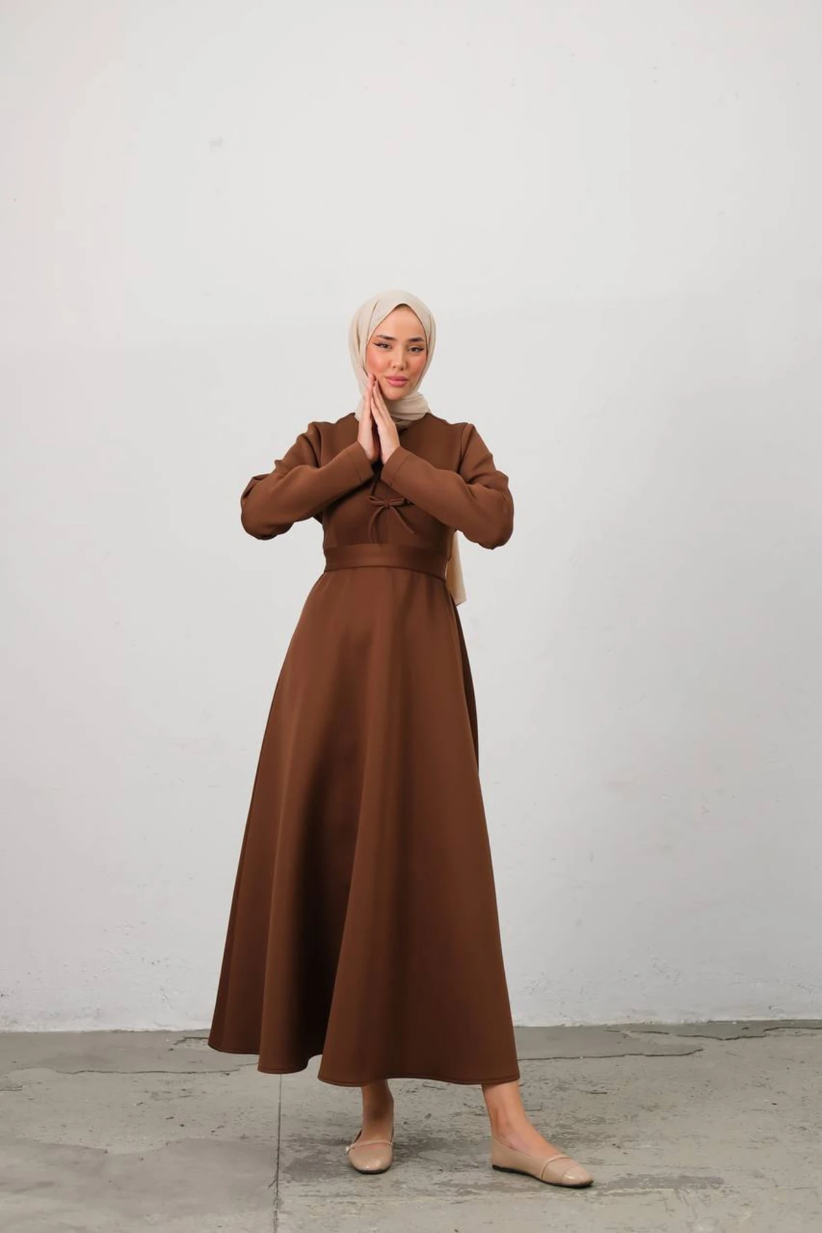 Kurdele Detaylı Seyyar Kemerli Scuba Elbise