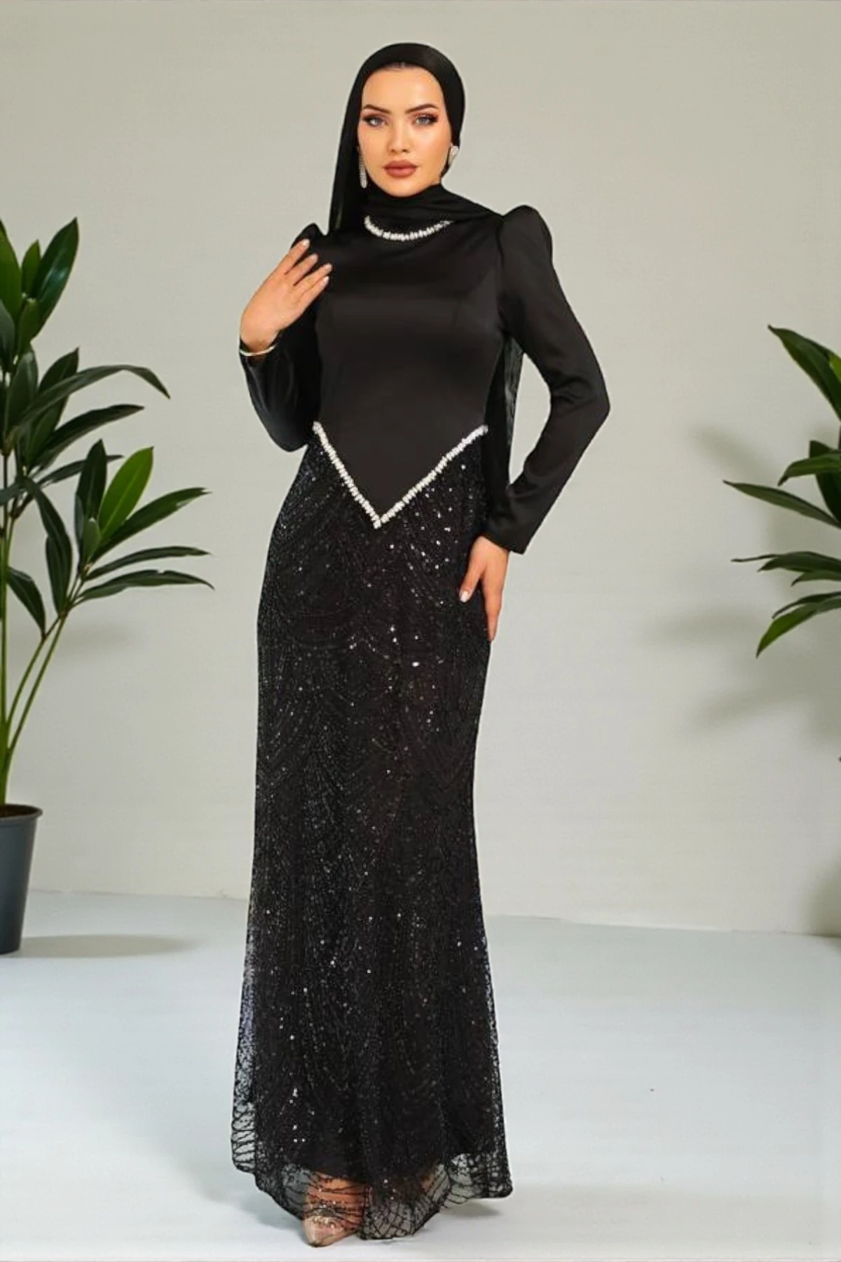 Boncuk ve Taş İşlemeli Saten Tesettür Abiye