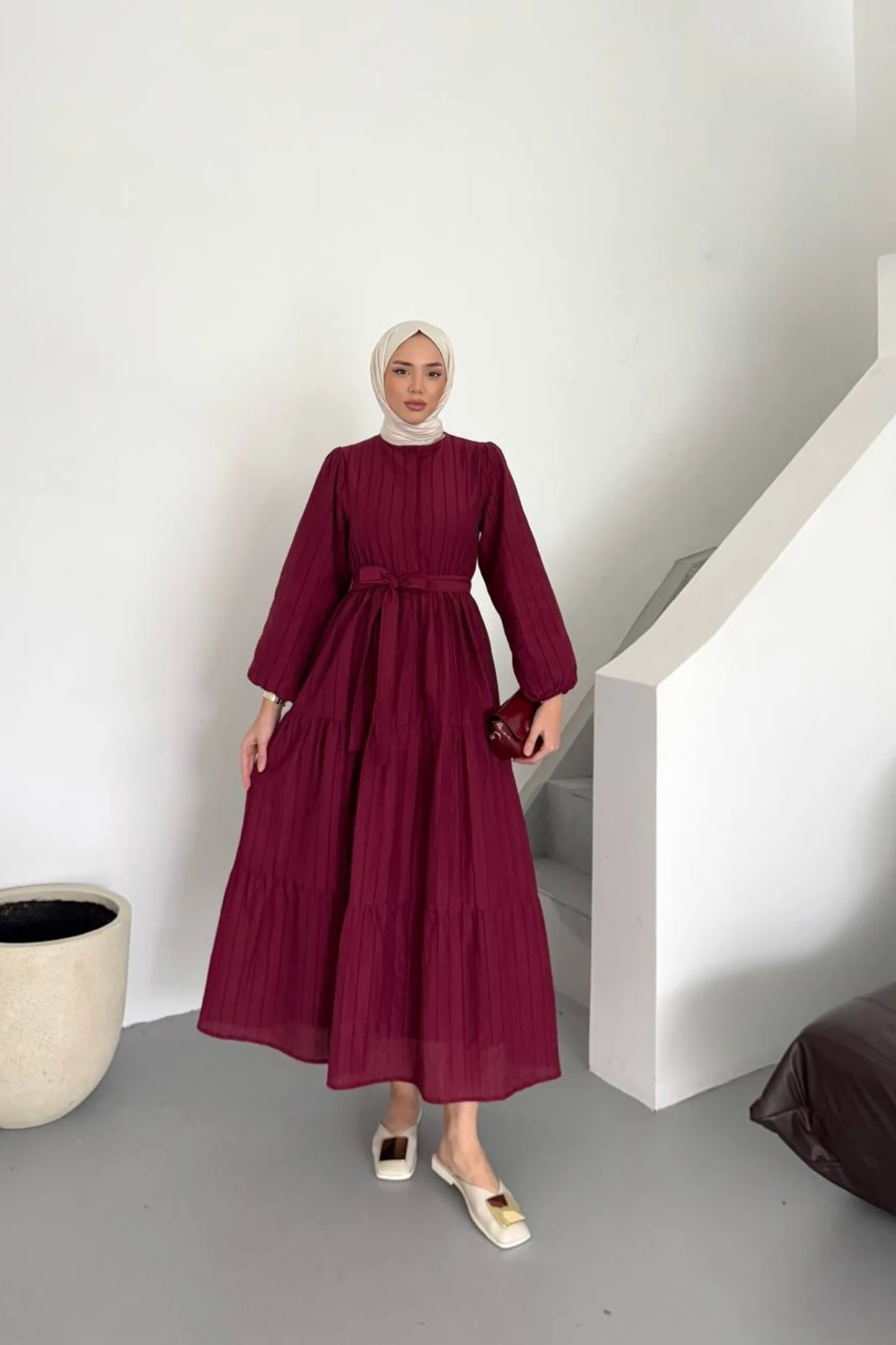 Yuvarlak Yaka Yarım Gizli Düğmeli Balon Kol Belden Kuşaklı Astarlı Elbise