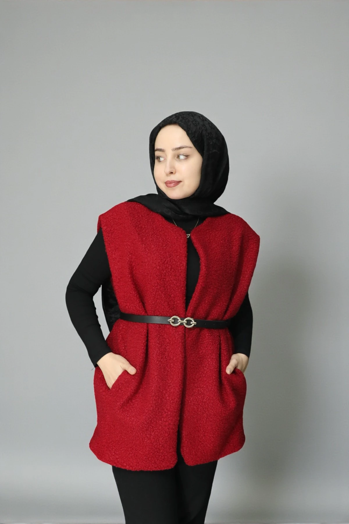 Deri Kemer Detaylı Peluş Yelek