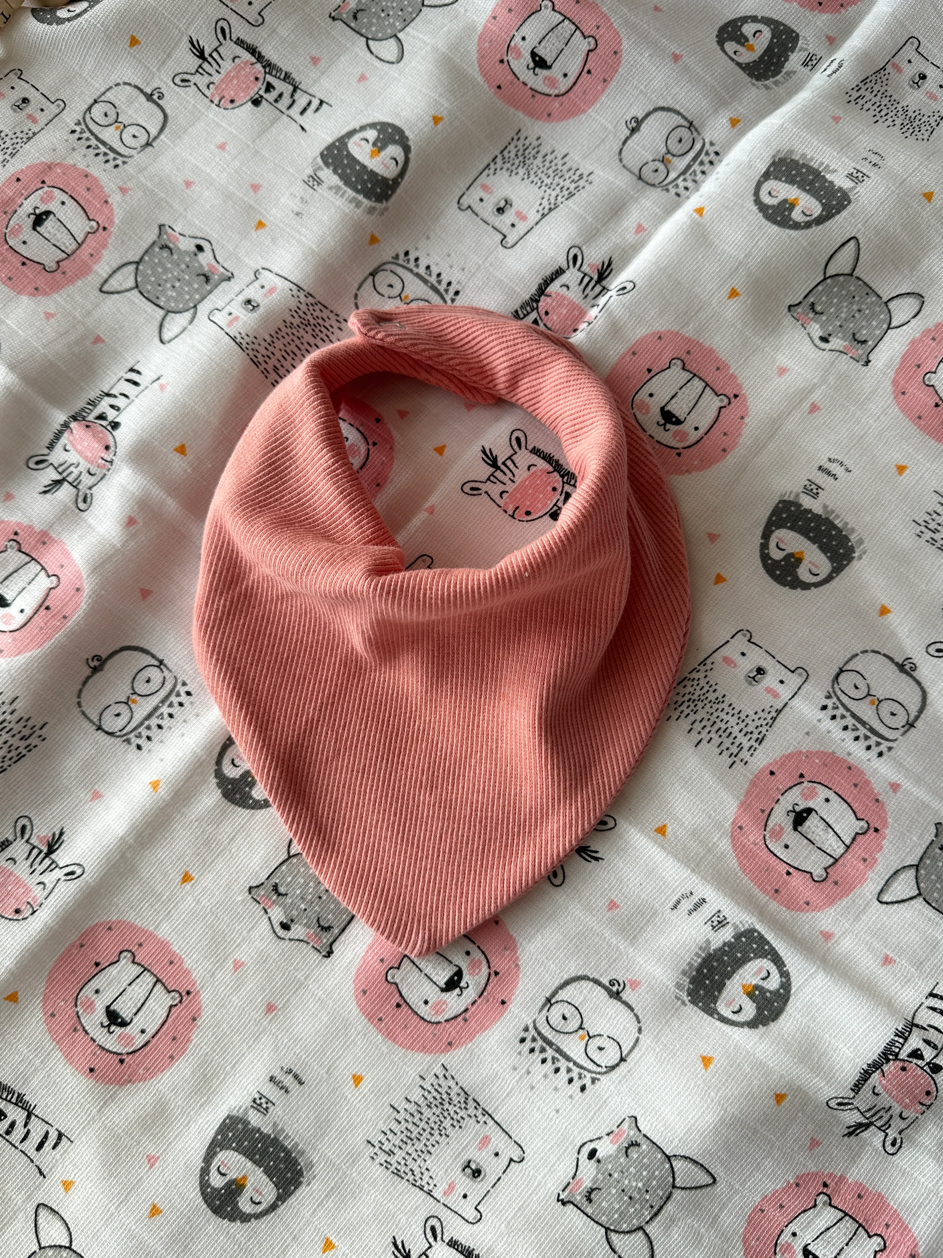 Somon Yenidoğan İlk Ay Seti – Fitilli Tayt, Fular, Emzik Askısı ve Desenli Müslin Örtü Takım