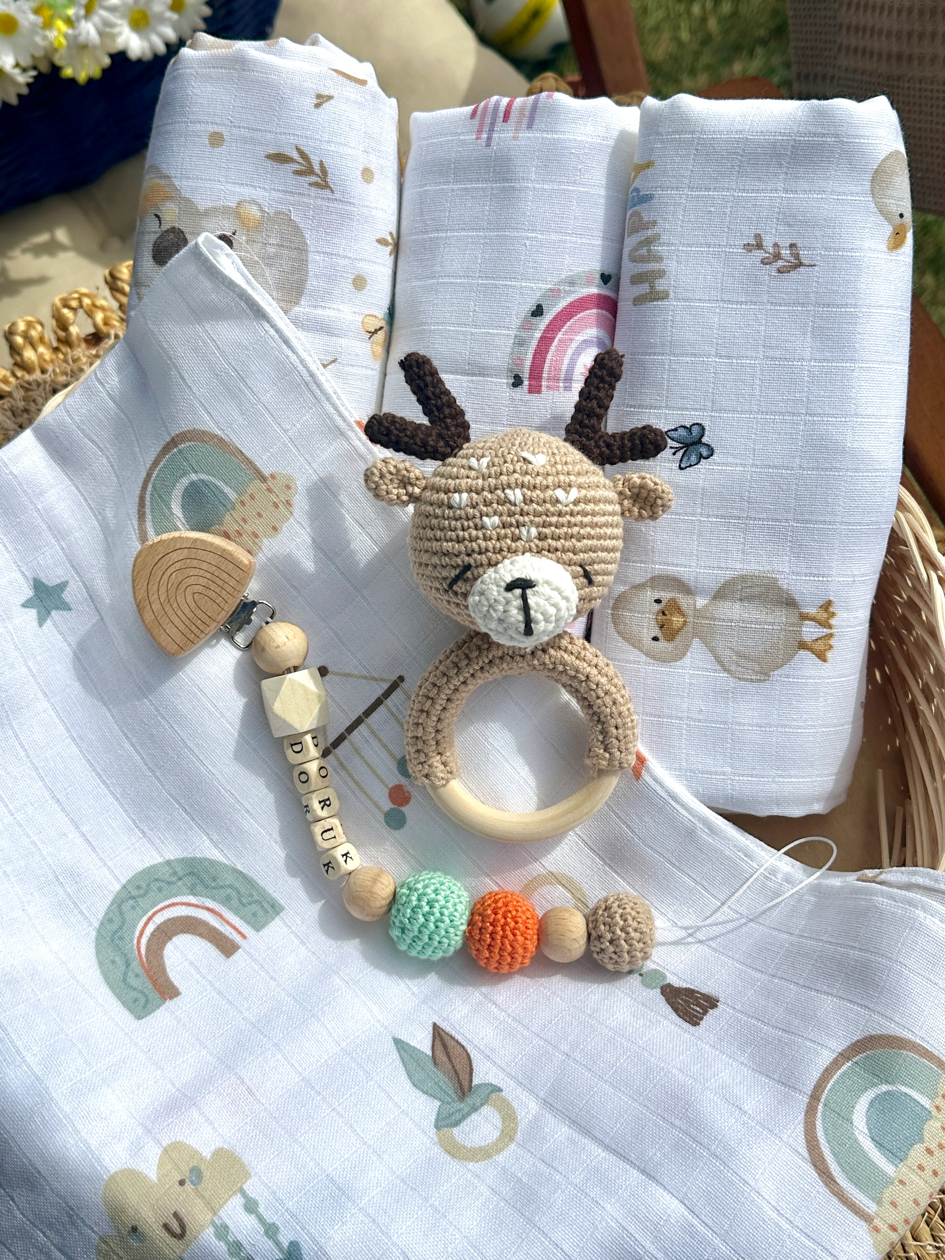 Geyikli Bebek Seti | Kişiye Özel İsimli Emzik Askılı Yenidoğan Hediye Set