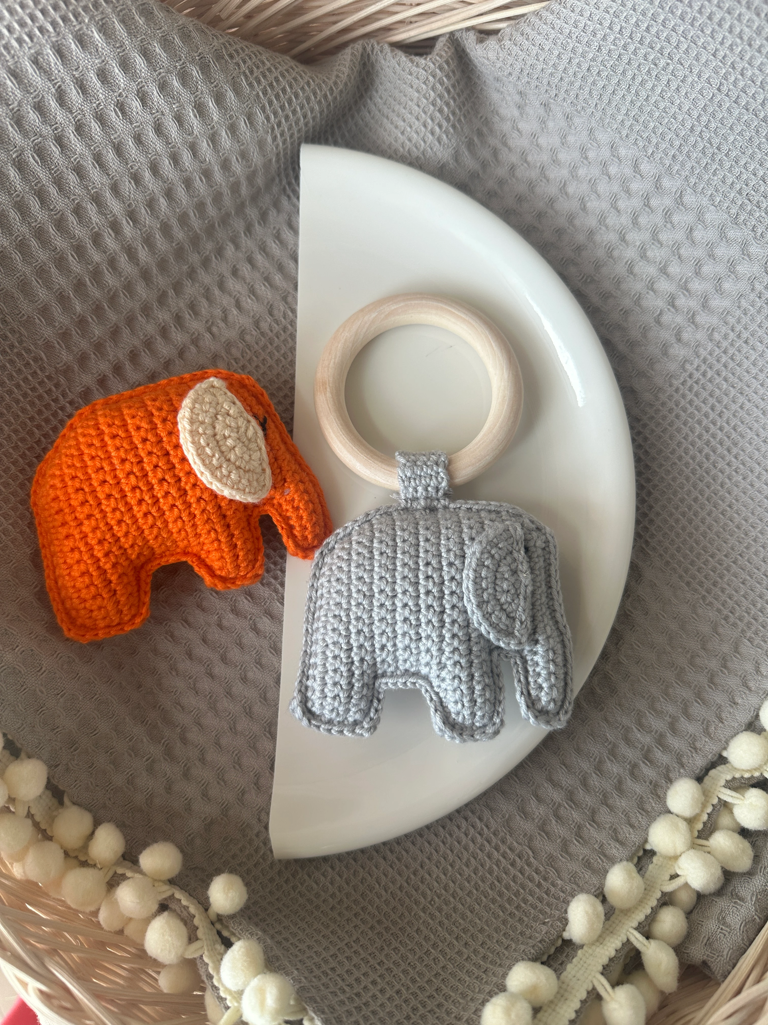 Fil Model Amigurumi El Örgüsü Çıngırak Oyuncak