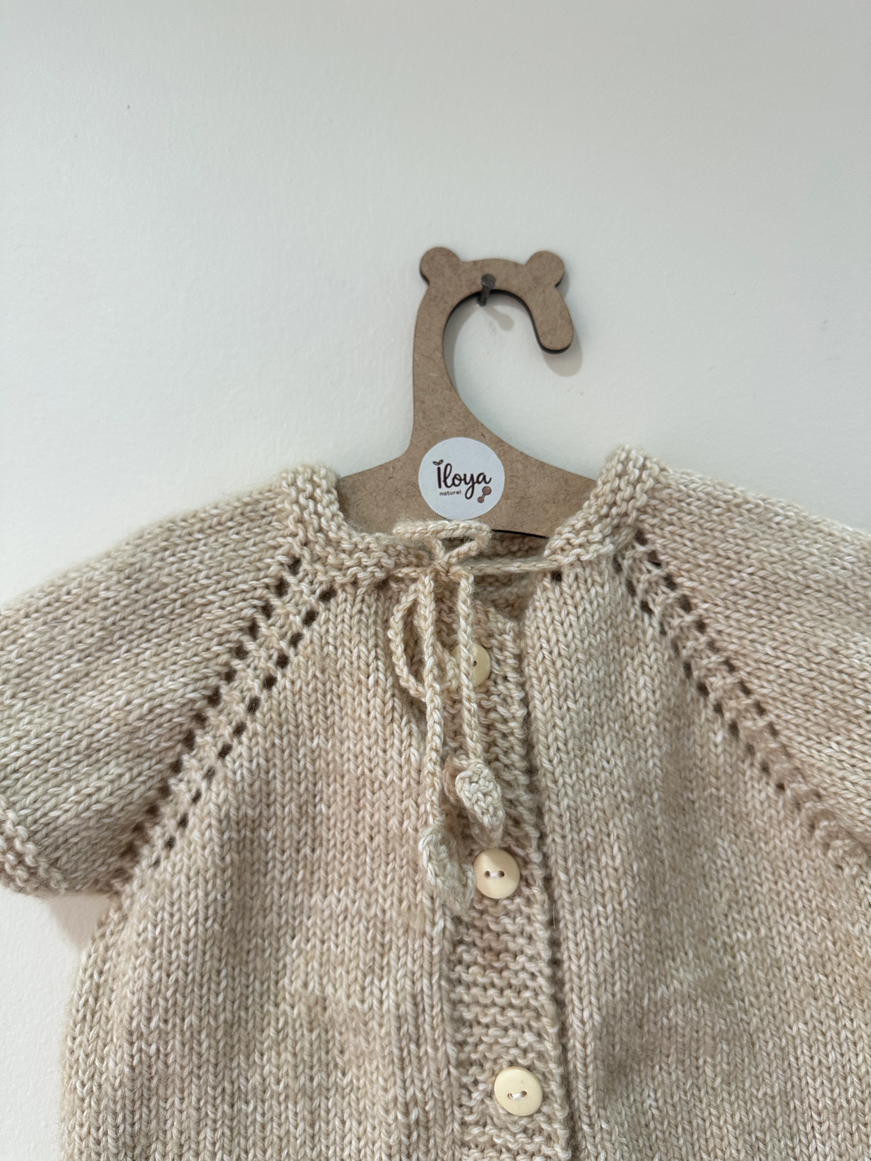 El Örgüsü Bej Yün Bebek Yelek