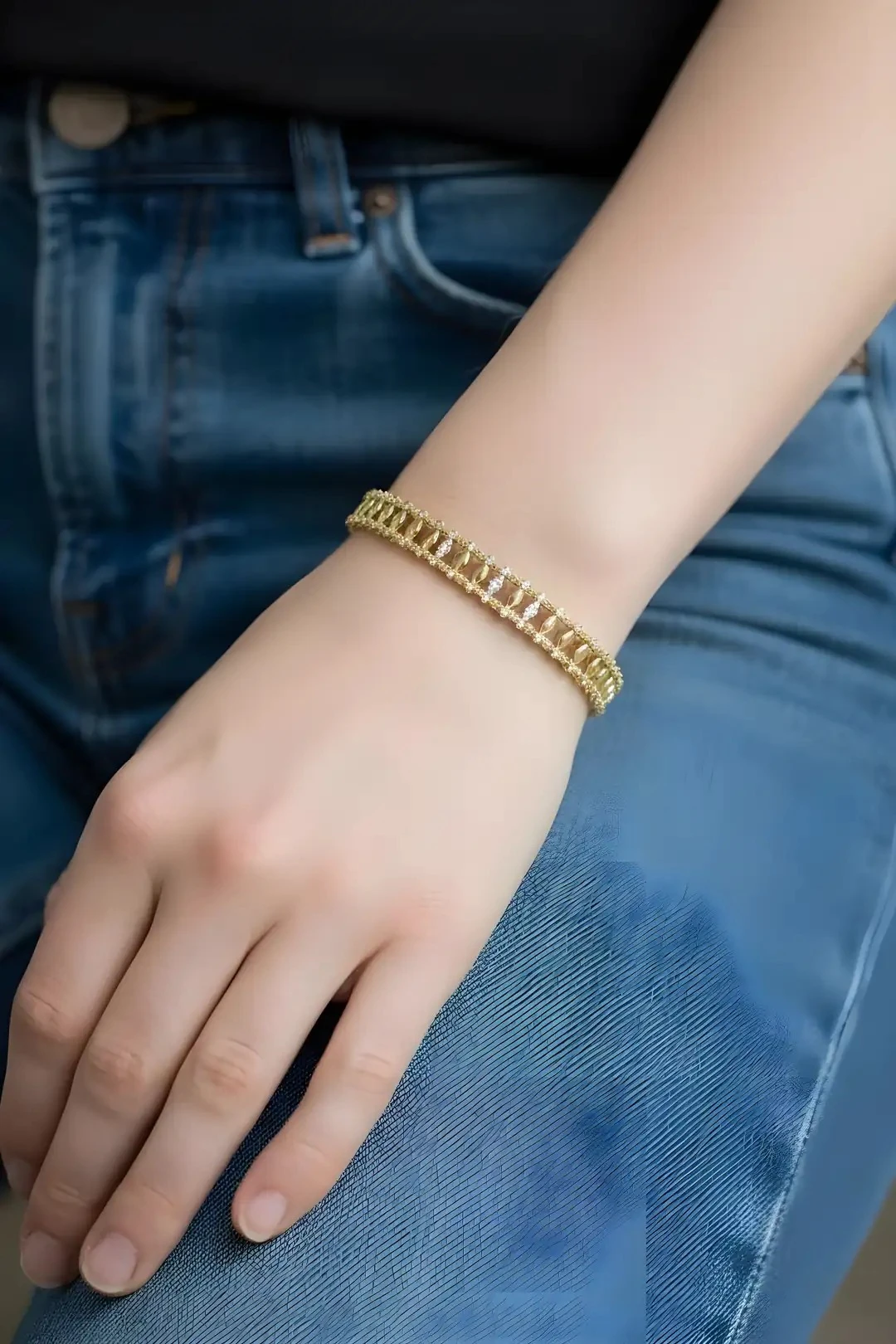 Taşlı Tok Zincir Bileklik - Altın Kaplama