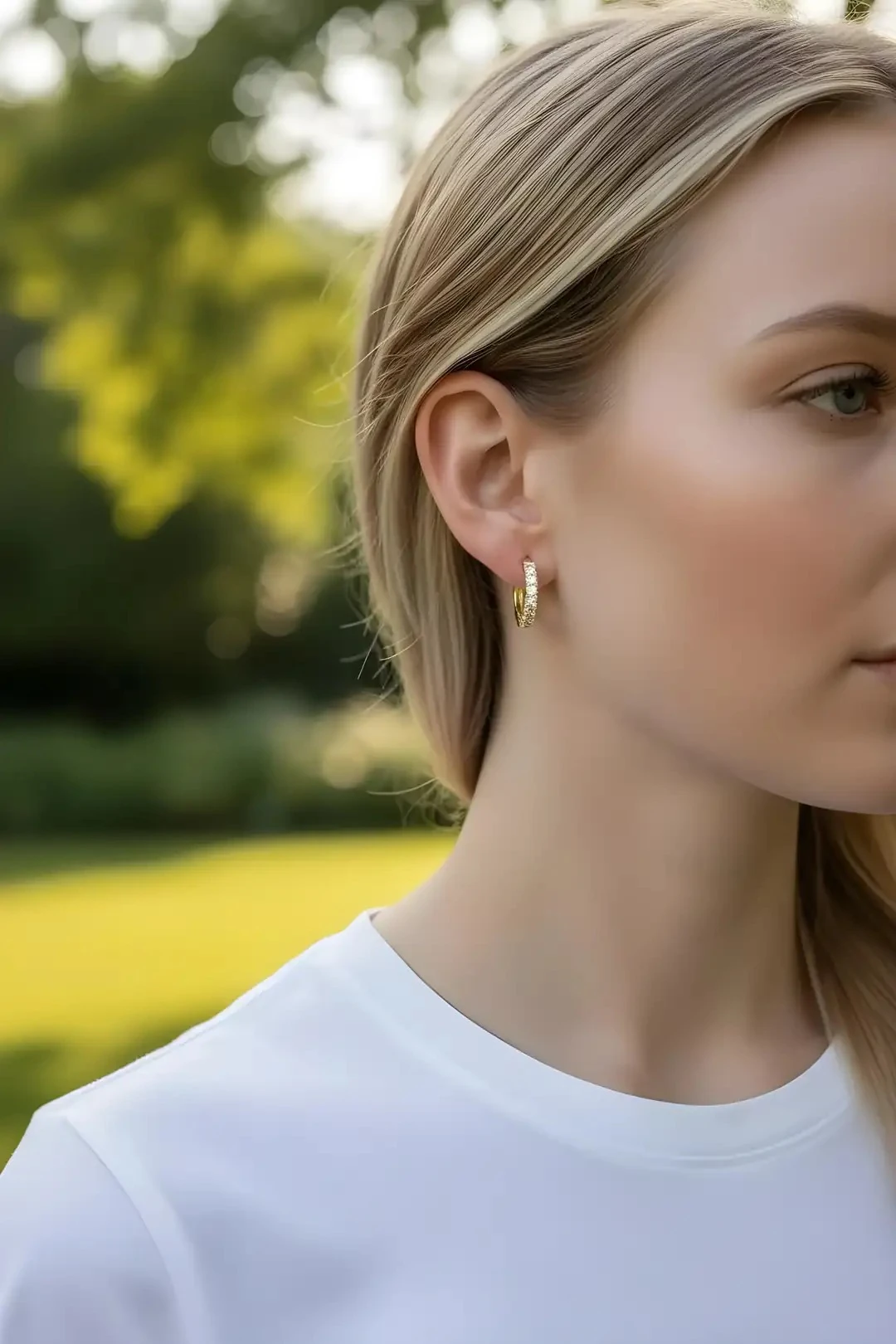 Pırlanta Görünümlü Tek Sıra Halka Küpe - Altın Kaplama