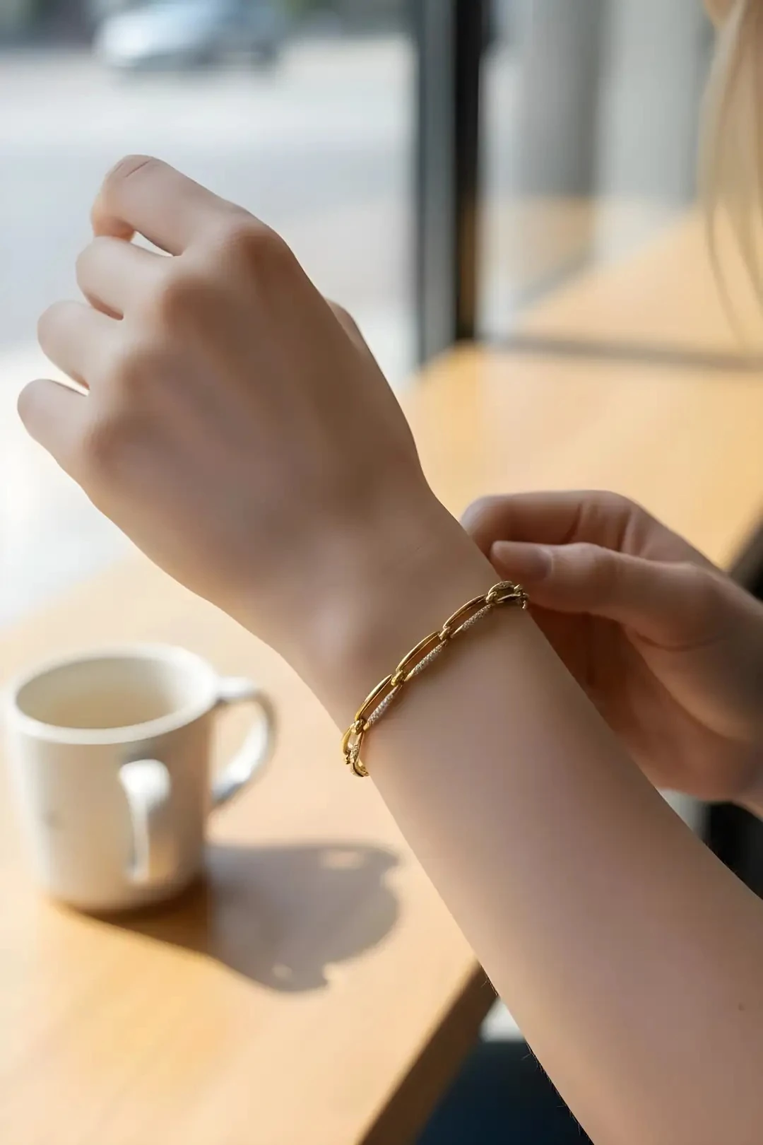 Minimal Taş Detaylı Halka Bileklik - Altın Kaplama