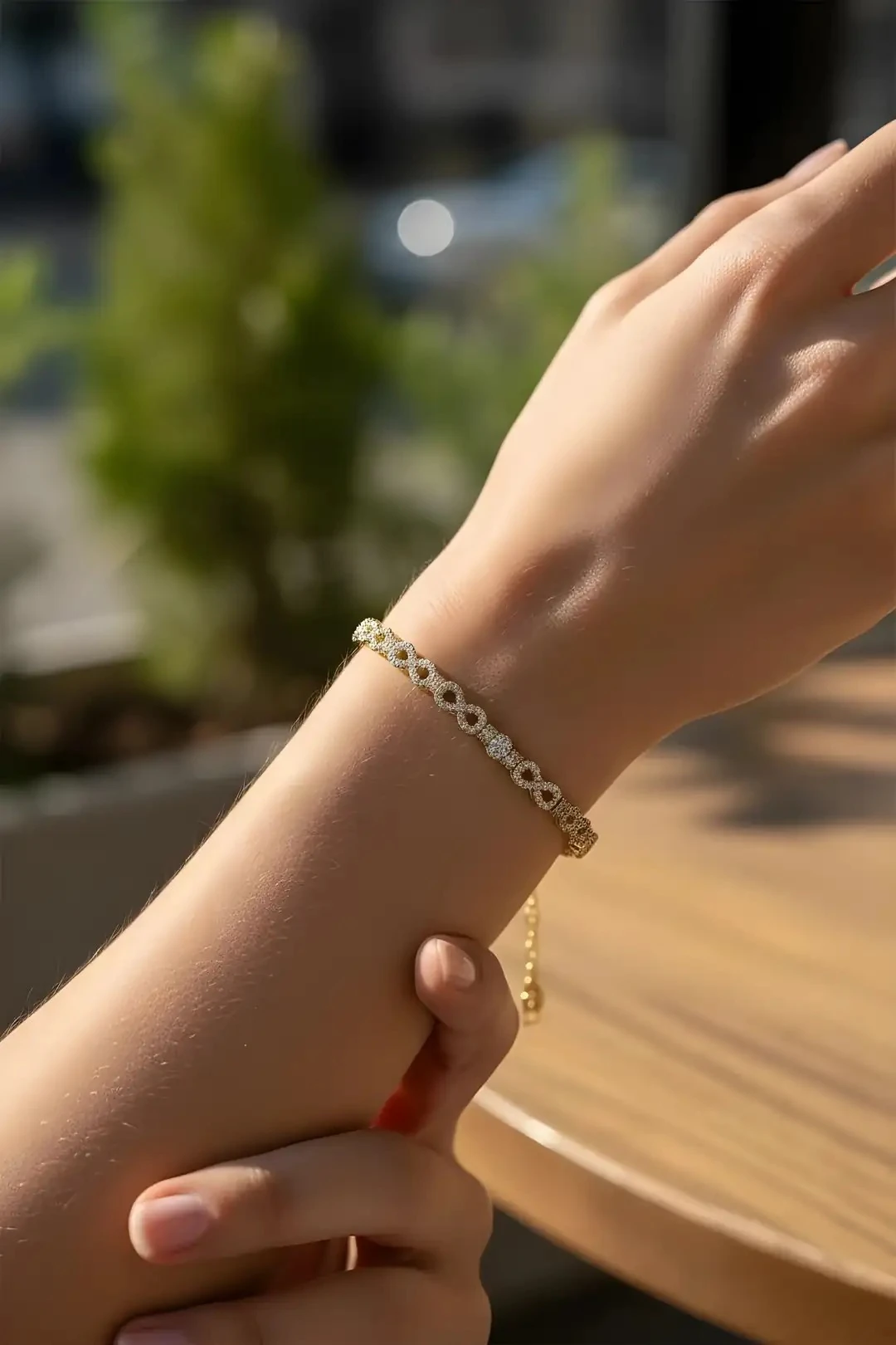 Pırlanta Detaylı Sonsuzluk Bileklik - Altın Kaplama