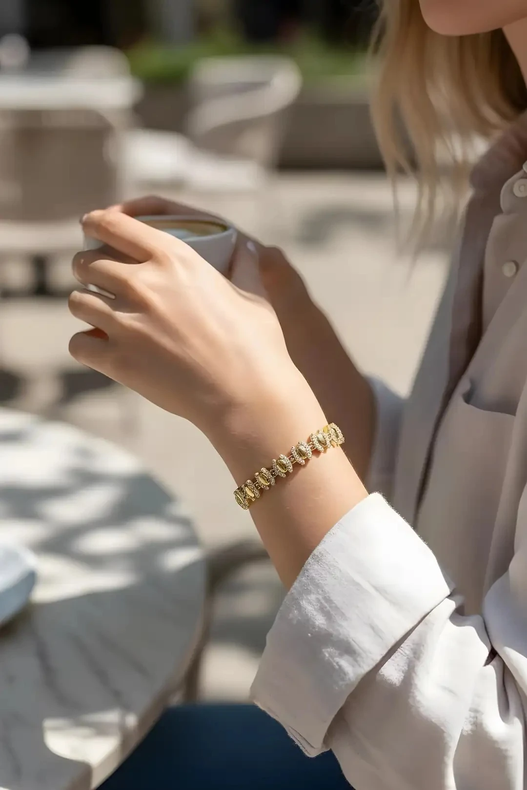 Oval Kenar Taşlı Bileklik - Altın Kaplama