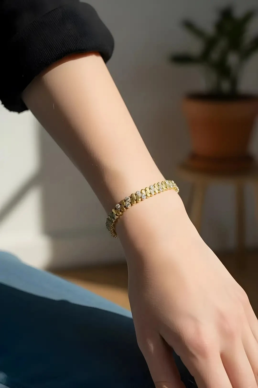 Taşlı Küpeli Bileklik - Altın Kaplama