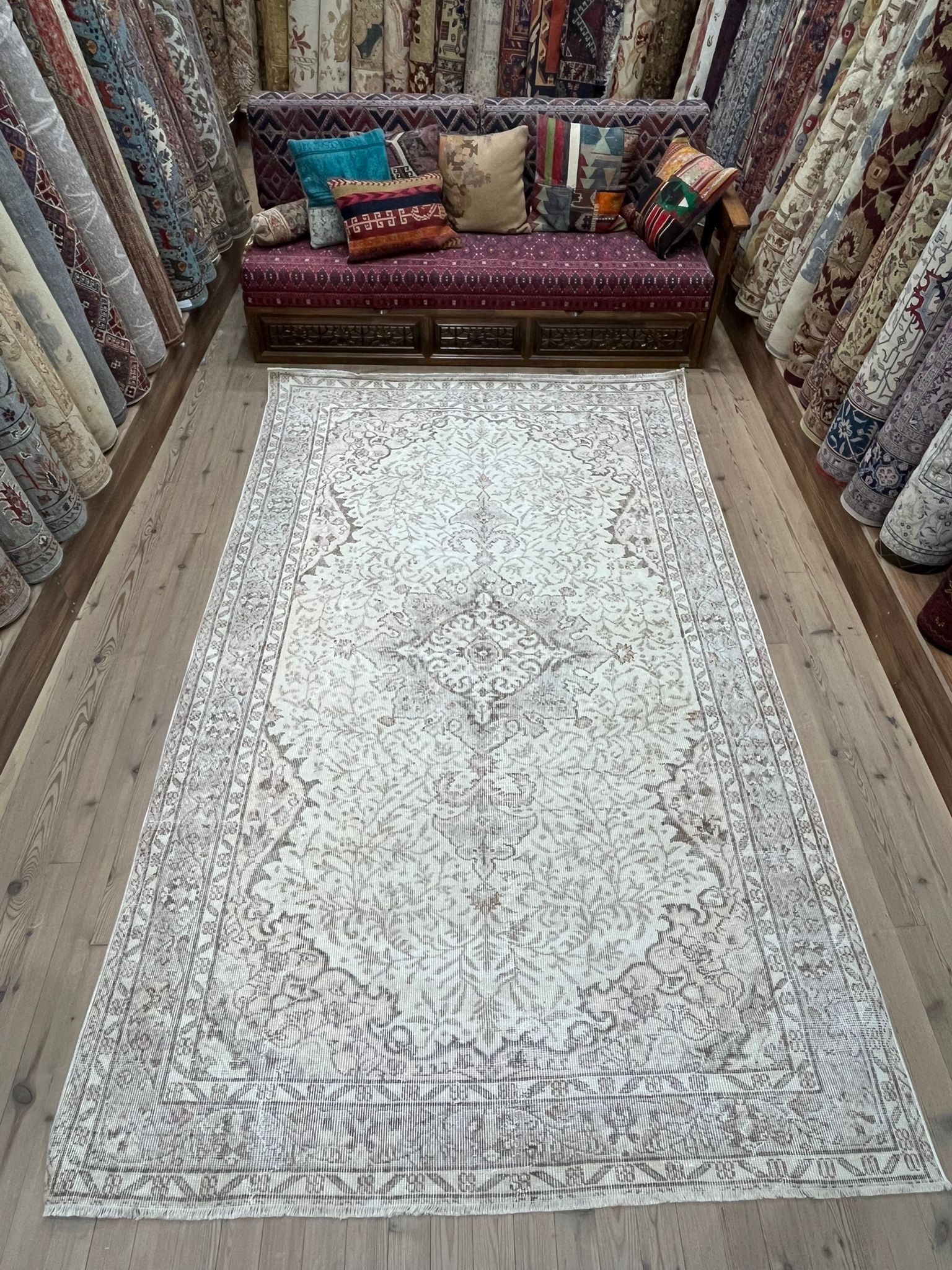 EL DOKUMA VİNTAGE HALI - 164 x 266