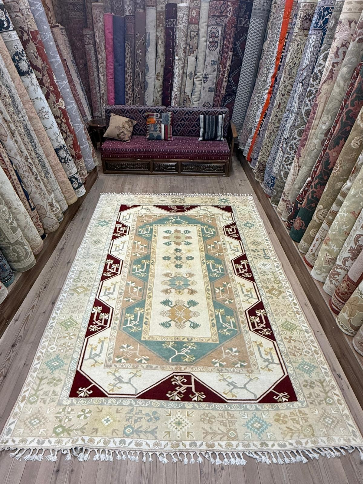 EL DOKUMA MİLAS HALI - 192 X 301