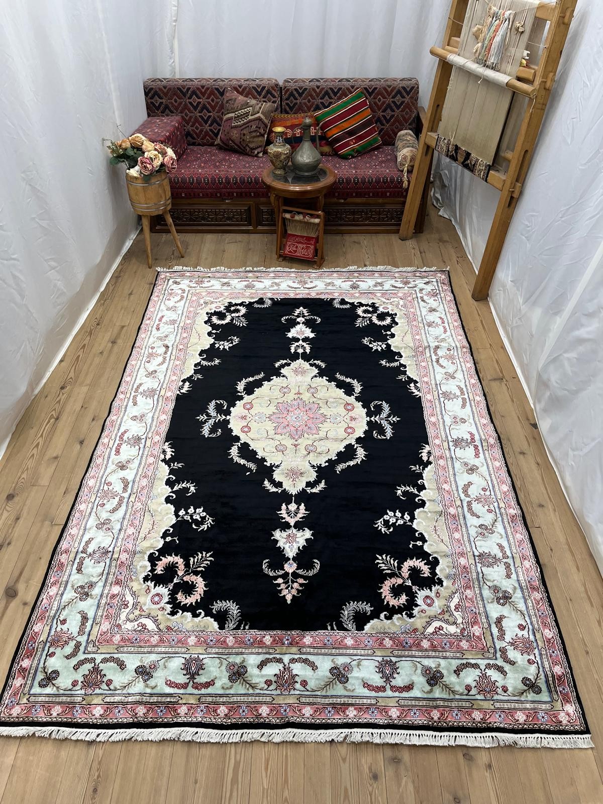 EL DOKUMA İPEK FLOŞ HALI - 181 x 276