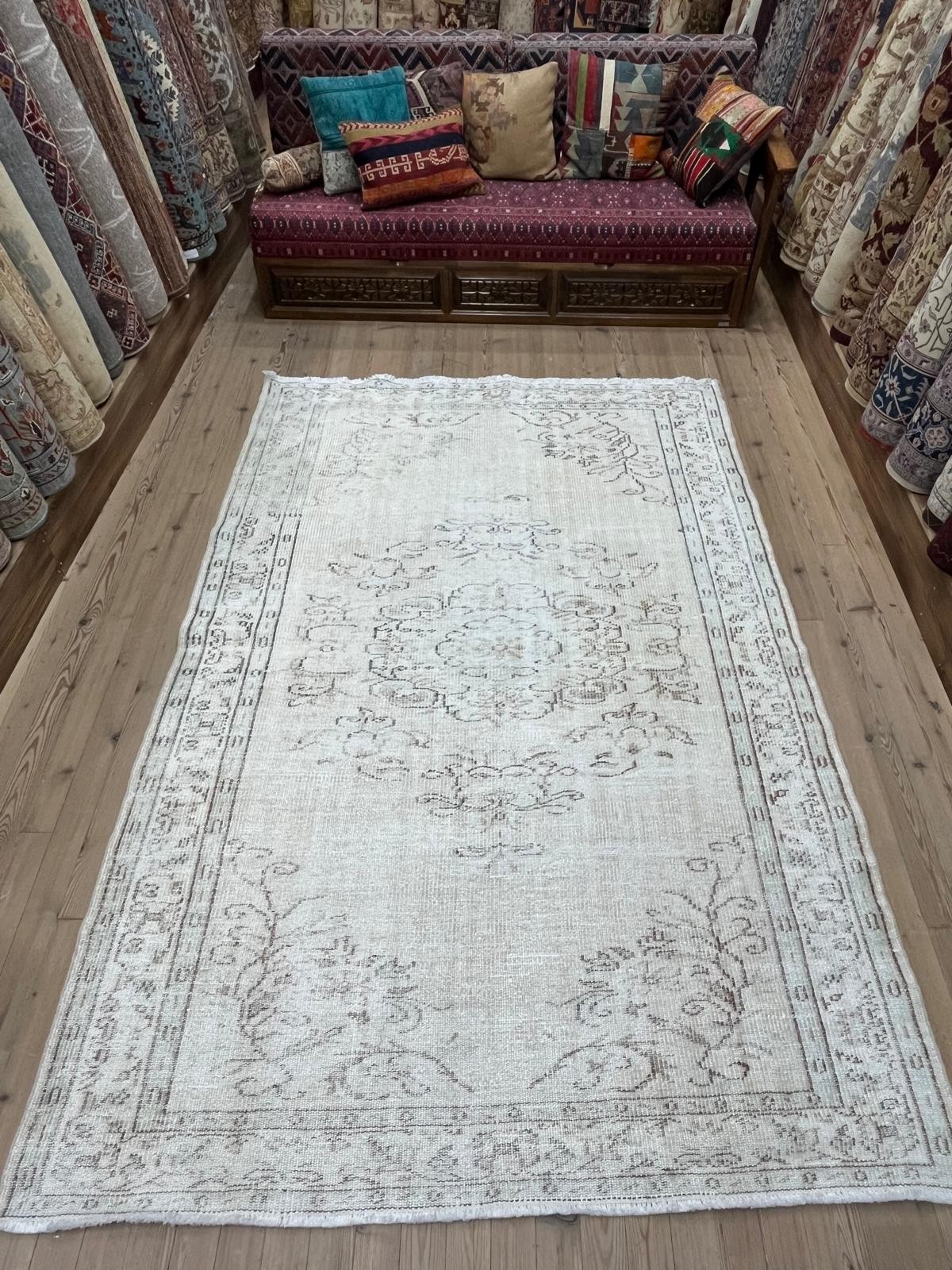 EL DOKUMA VİNTAGE HALI - 170 x 252
