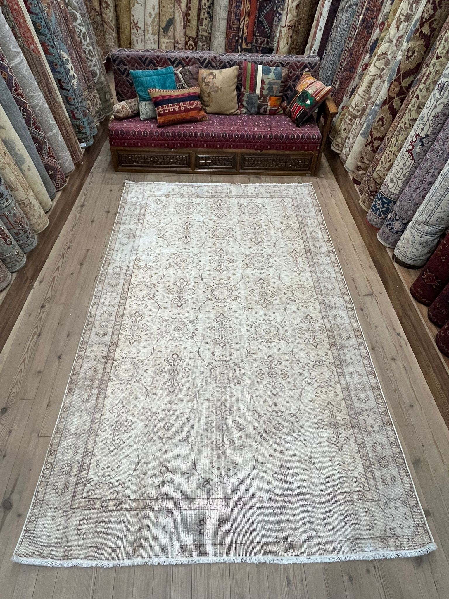EL DOKUMA VİNTAGE HALI - 273 x 151