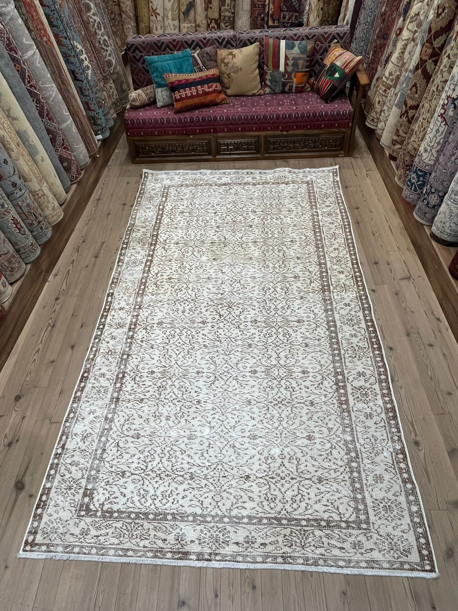 EL DOKUMA VİNTAGE HALI - 183 X 300
