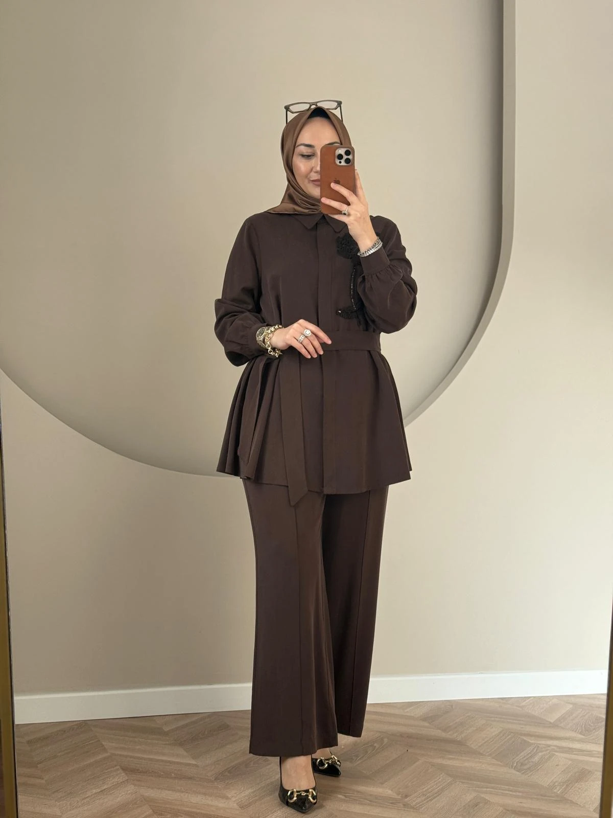 Nuss Yaka Kabartma Desen Takım-Kahve