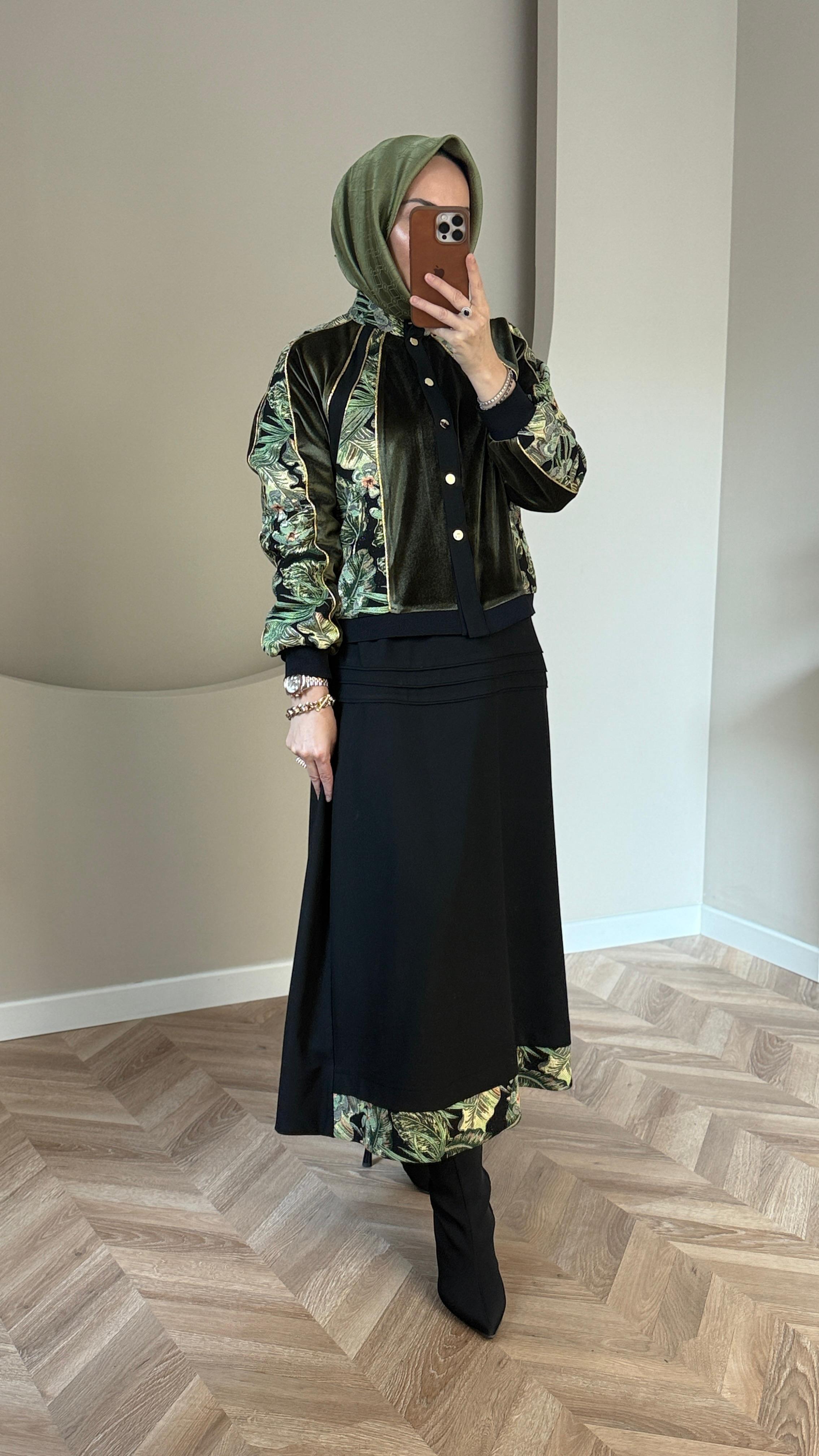 Ghisa Kadife Kumaş Kombinli Etekli Takım-Siyah