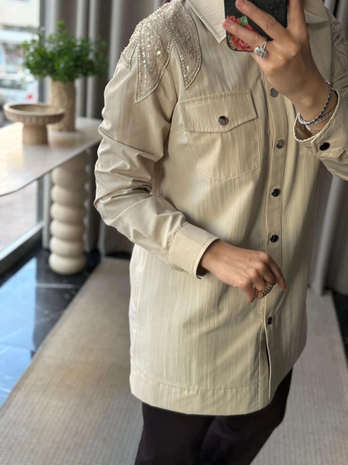 Fuat Gürşen Omuz Detay Kap  - Bej