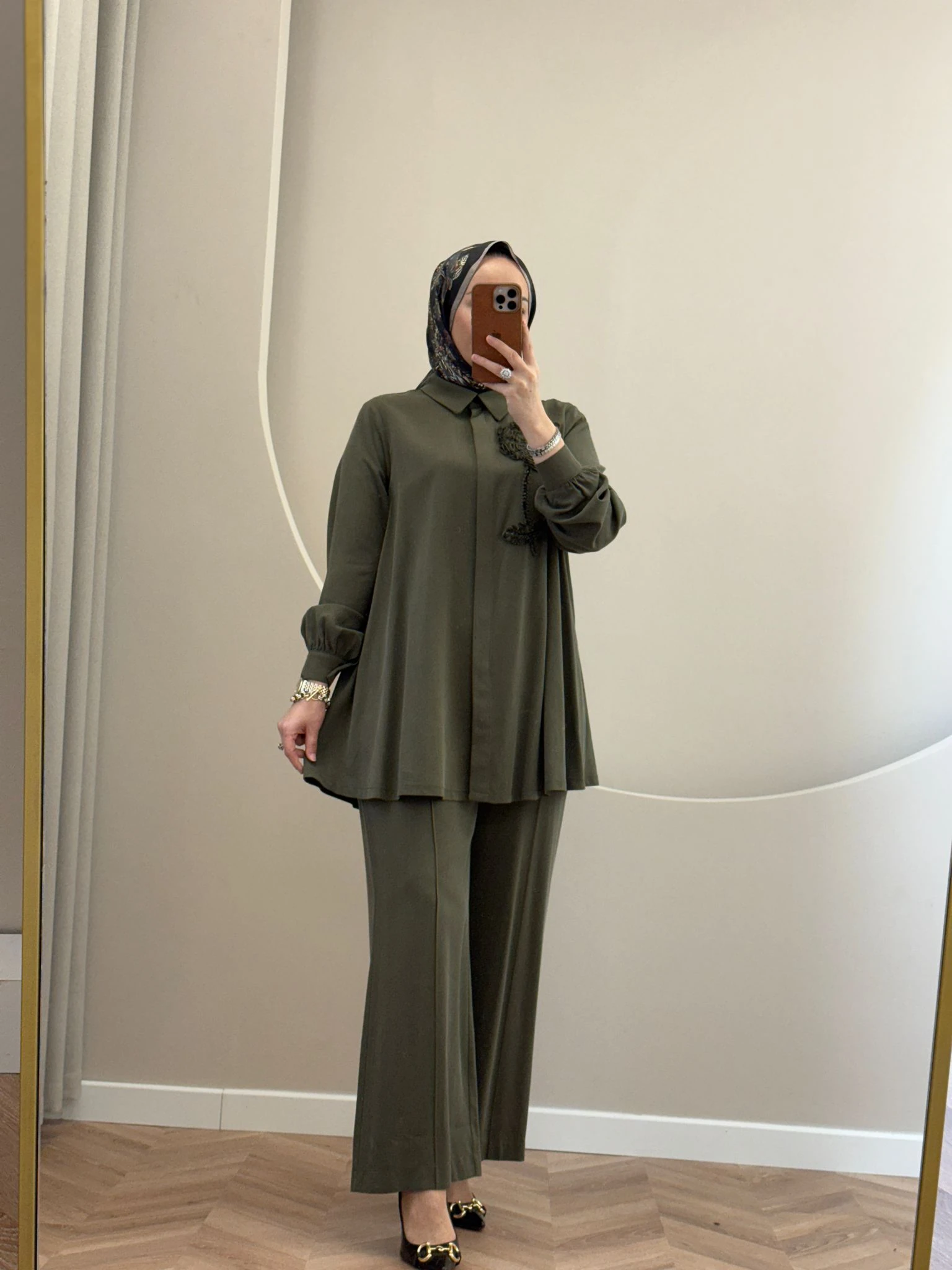 Nuss Yaka Kabartma Desen Takım- Haki