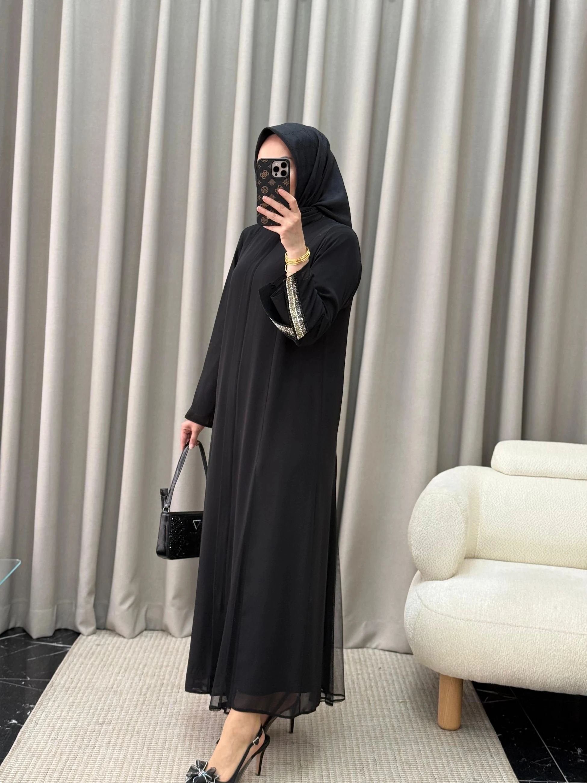 Qeffa Kolları Yırtmaç Taş Detaylı Ferace - Siyah