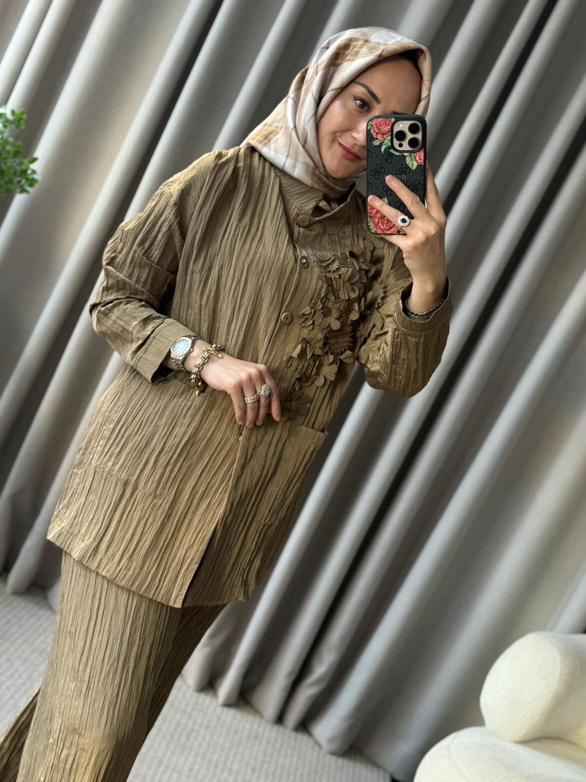 Ghisa Yaka Çiçek Detay Takım