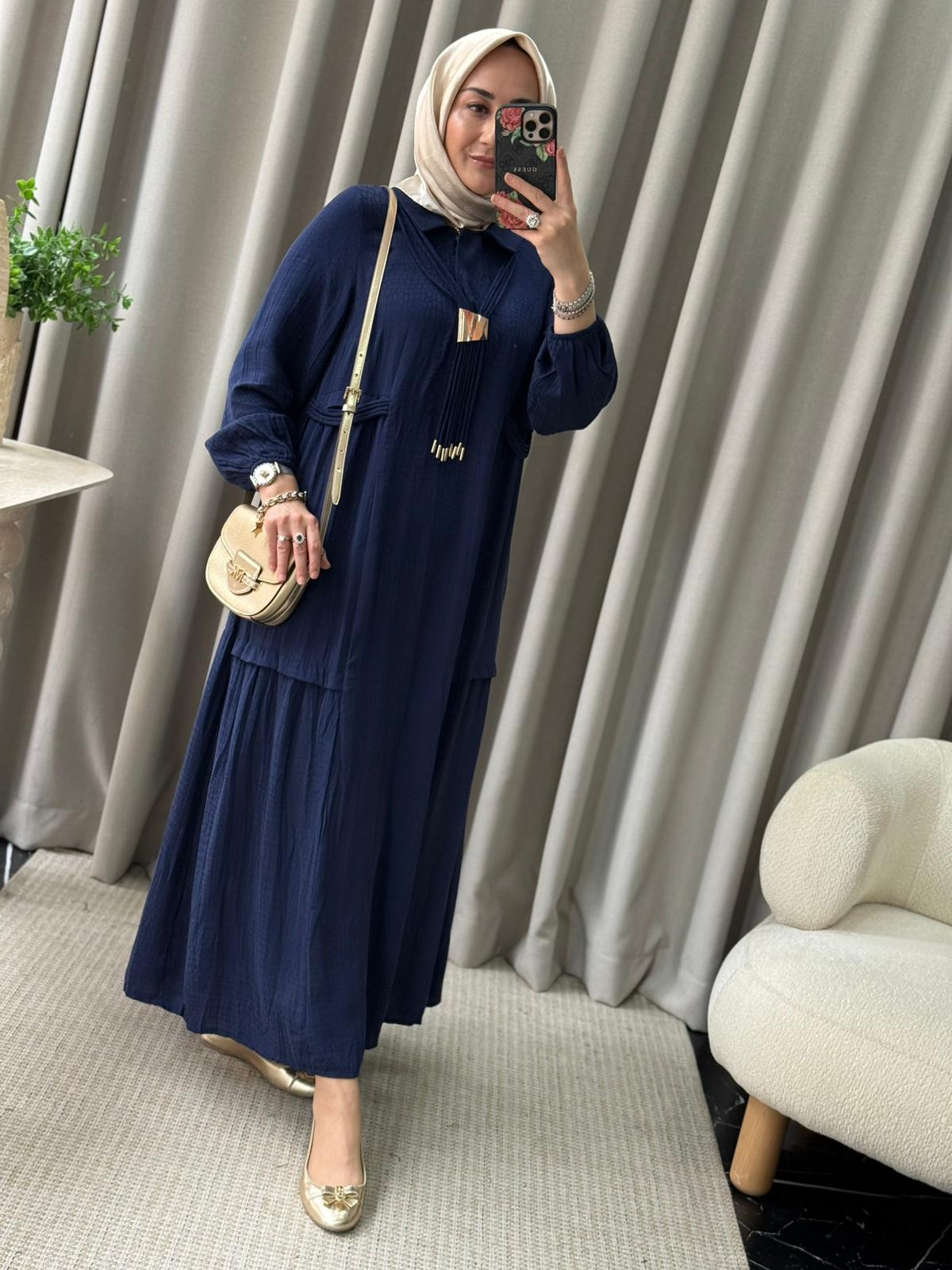 Lissmore Kolye Detaylı Elbise