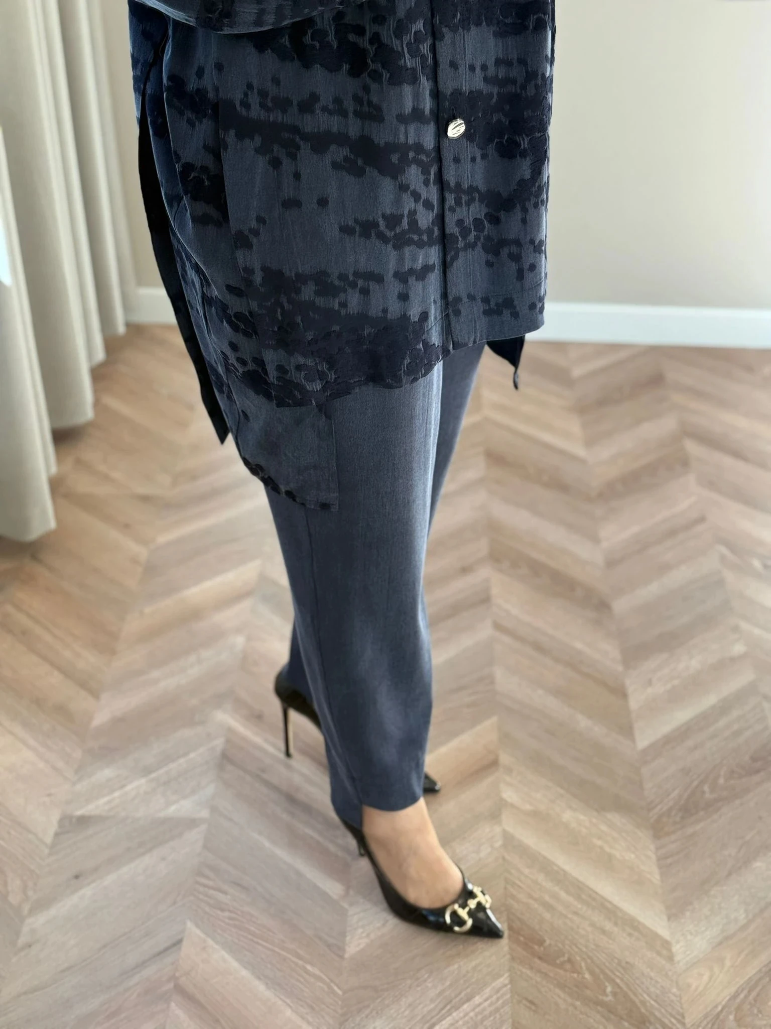 Tığ Triko Asimetrik Ön Detaylı Takım - Siyah