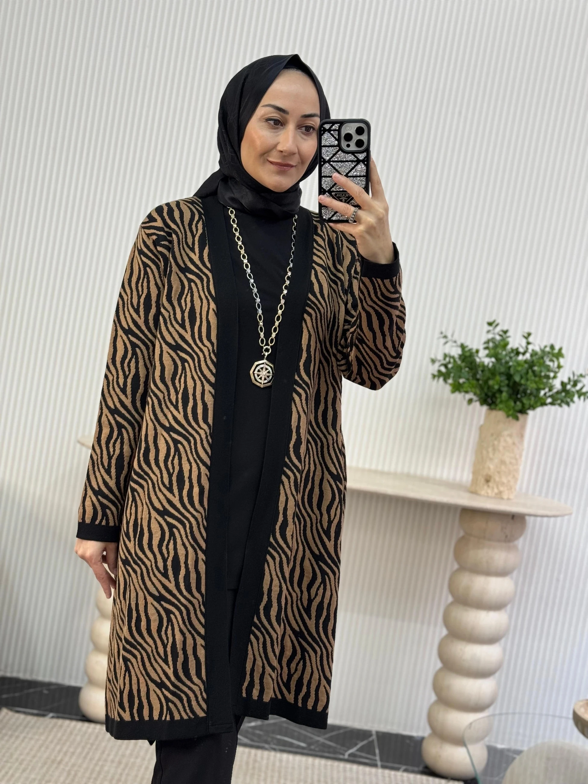 Mutlu Ertan Zebra Desen Hırka  - Kahverengi