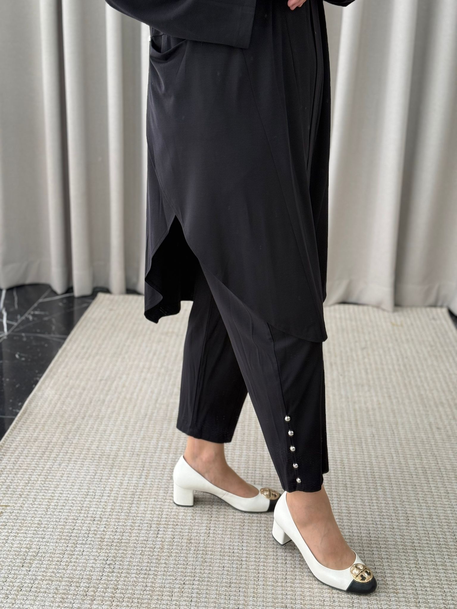 Tığ Triko Yanları Kruvaze Yırtmaçlı Takım - Siyah