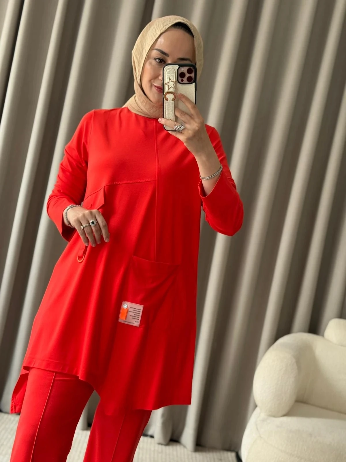 Tığ Triko Asimetrik Kesimli Aksesuar Detaylı Takım - Kırmızı