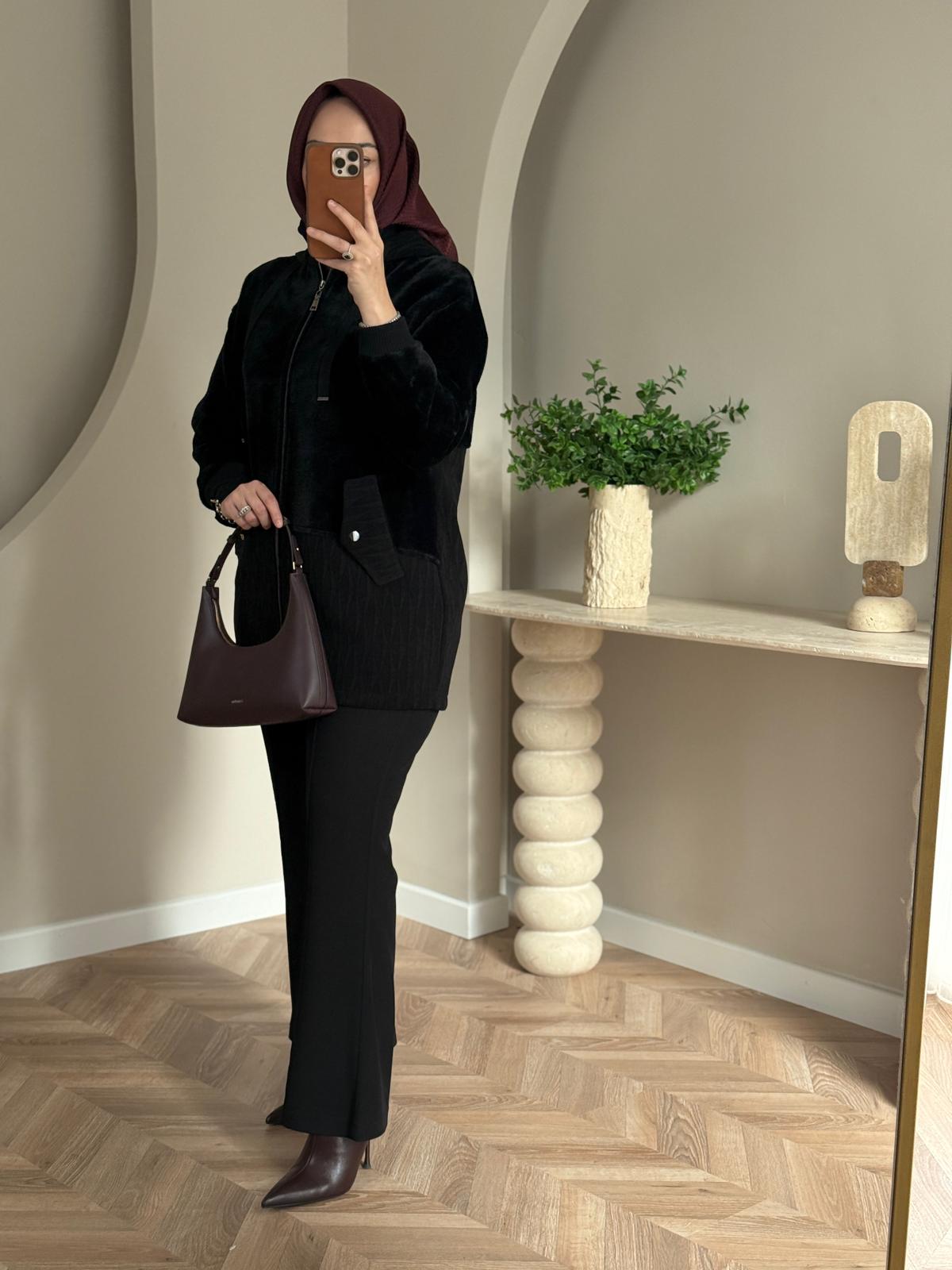 Tığ Triko Kürk Desenli Kadife Doku Kombinli Kaban- Siyah