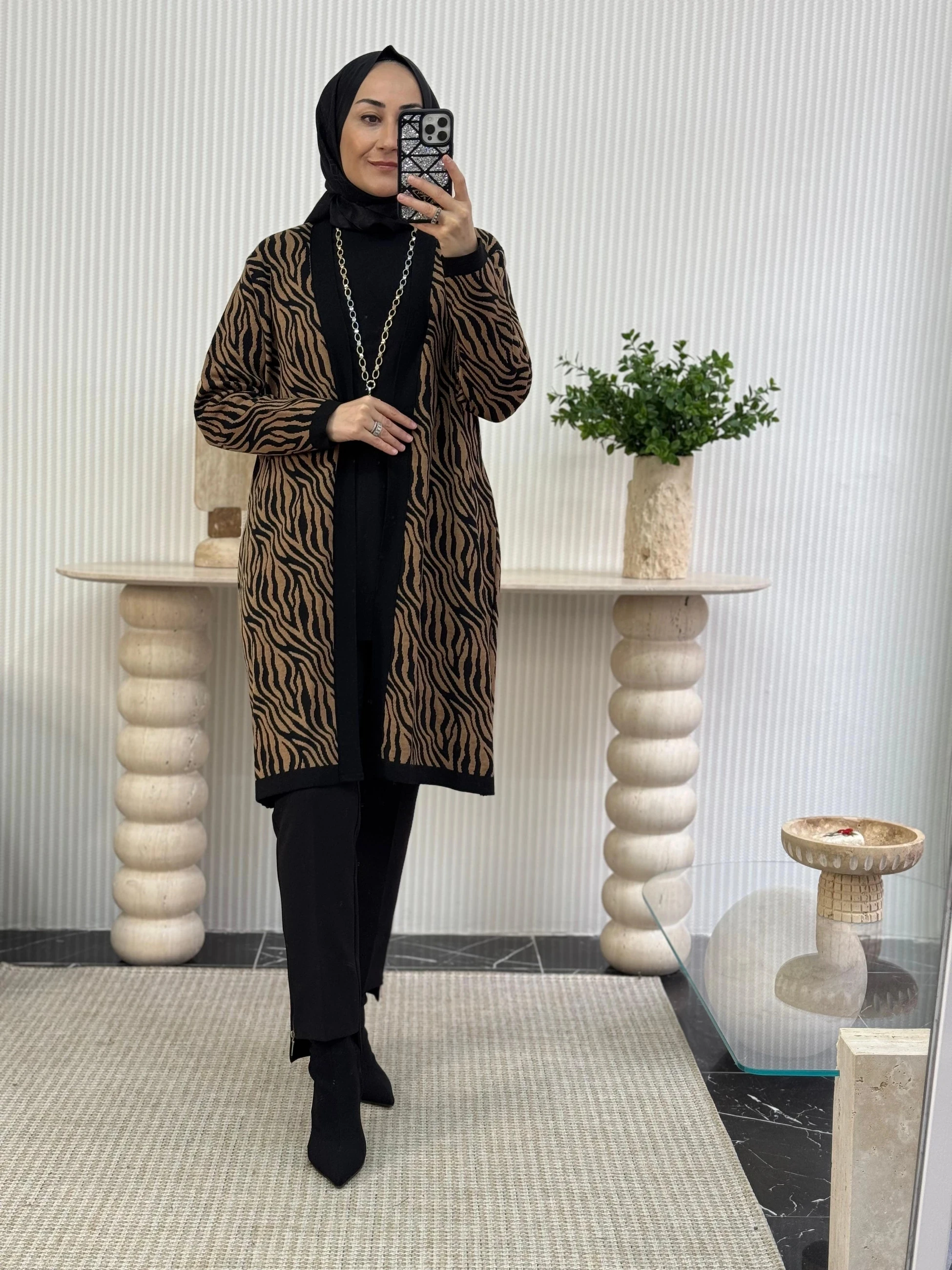 Mutlu Ertan Zebra Desen Hırka  - Kahverengi