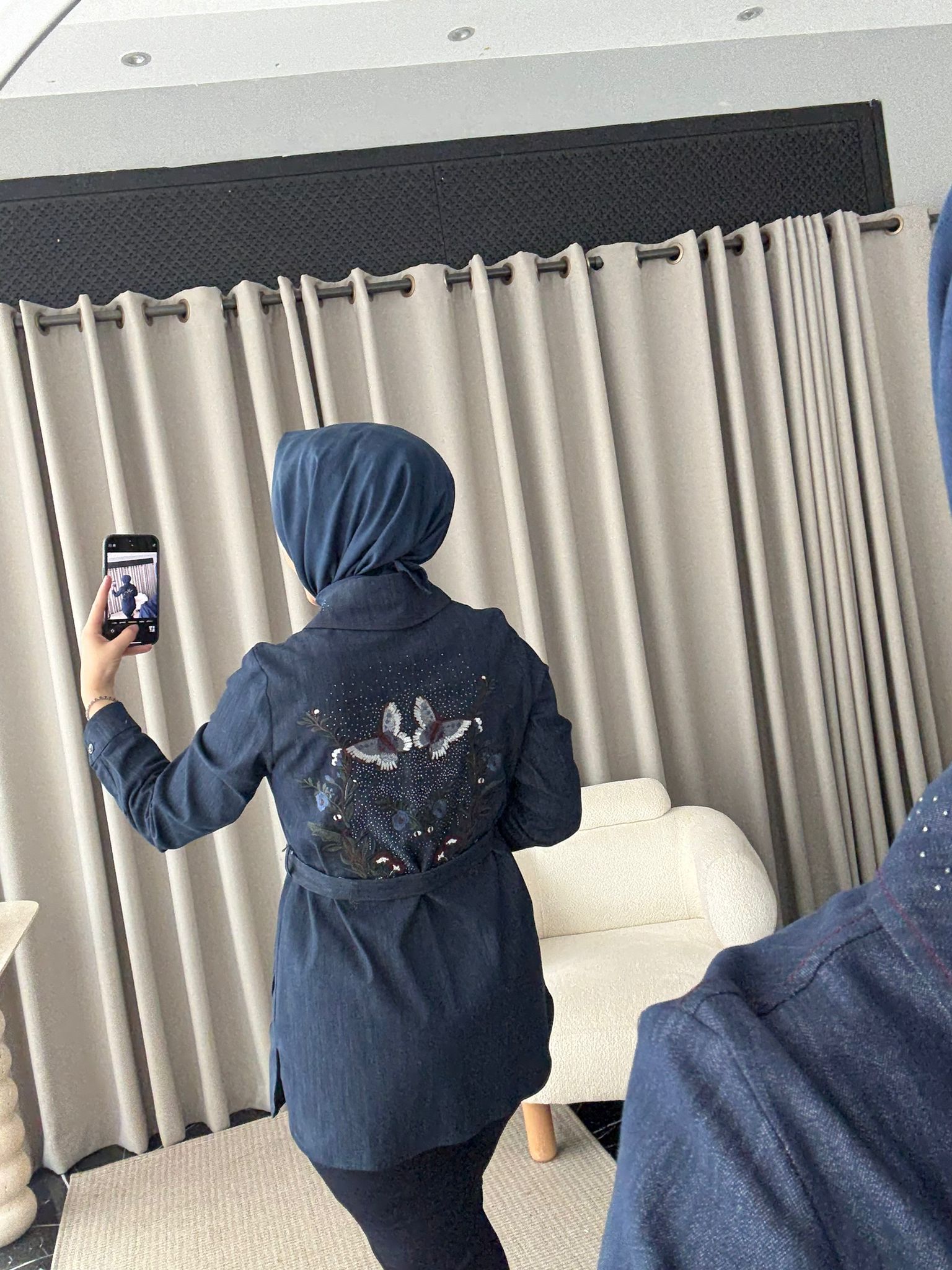 Fuat Gürşen Sırtı İşlemeli Kot Ceket