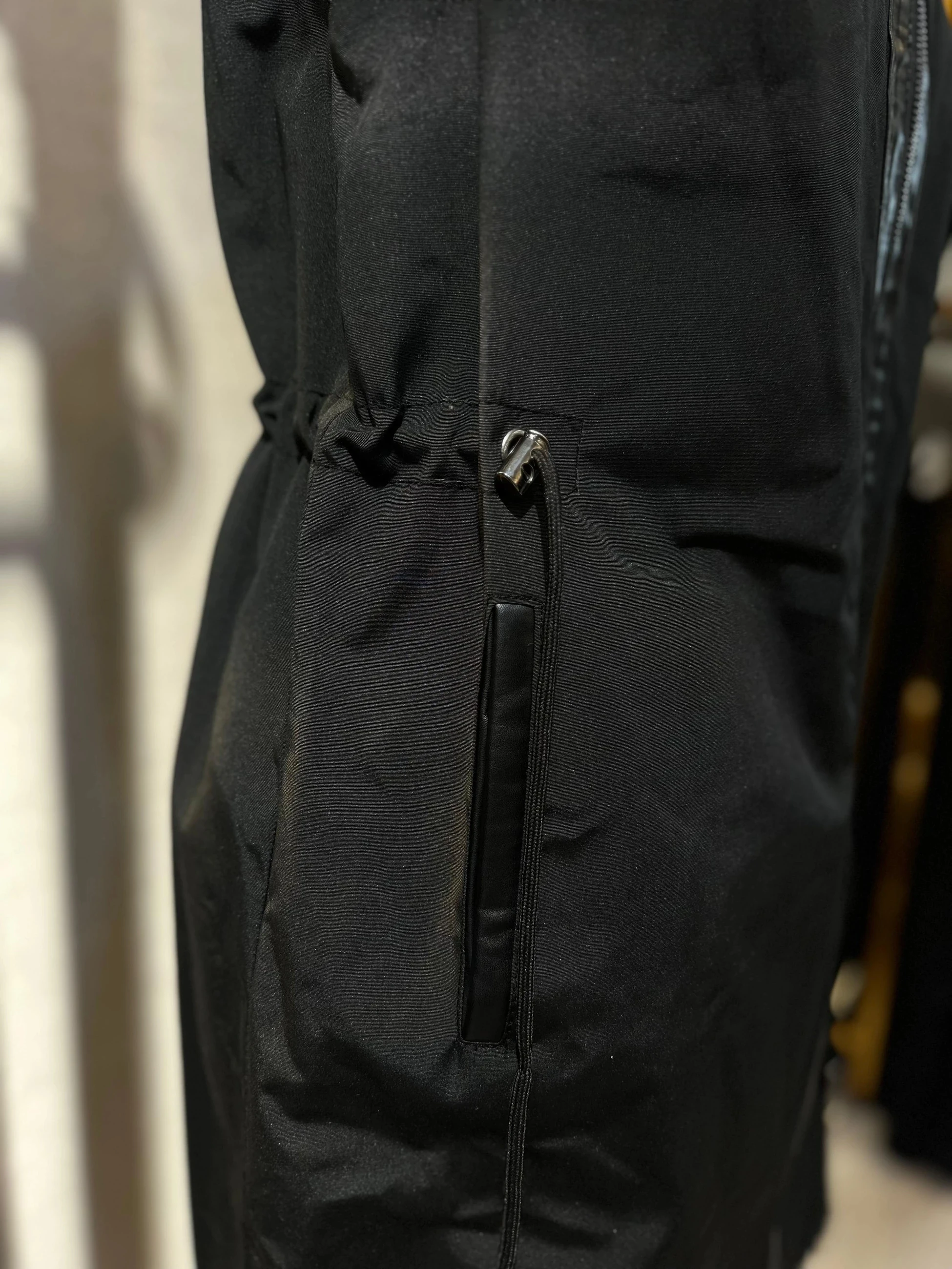 Mutlu Ertan Çift Taraflı Peluş Yelek  - Siyah