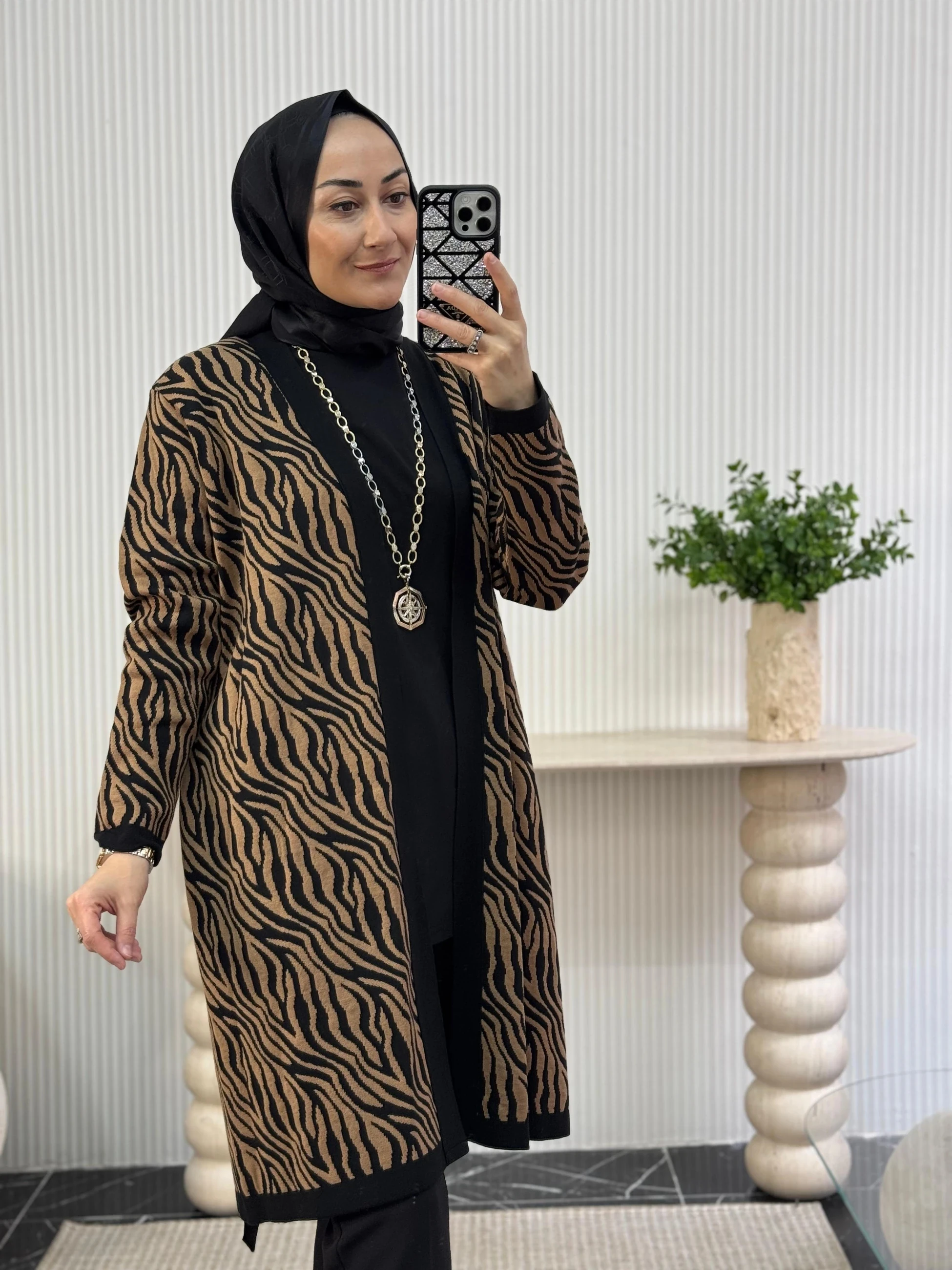 Mutlu Ertan Zebra Desen Hırka  - Kahverengi