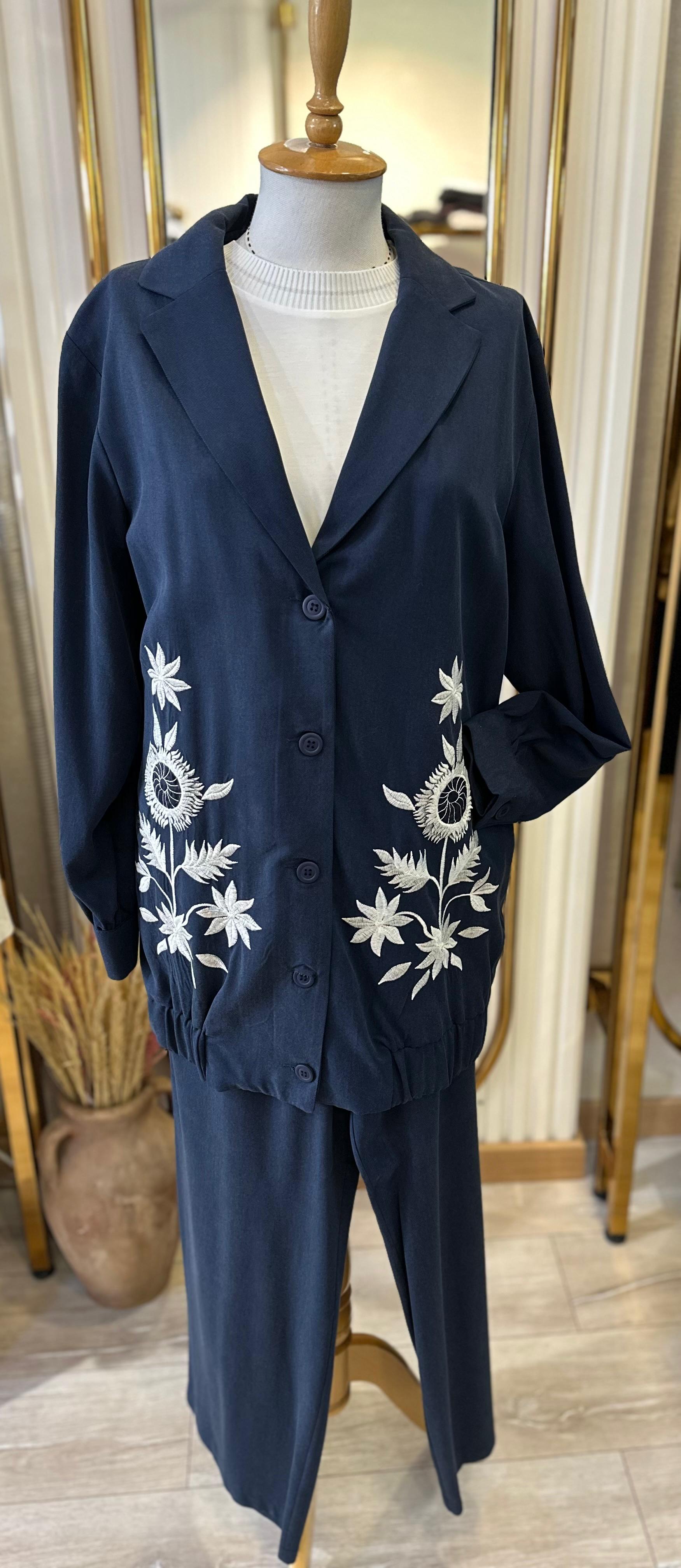 Bm İşlemeli Keten Takım