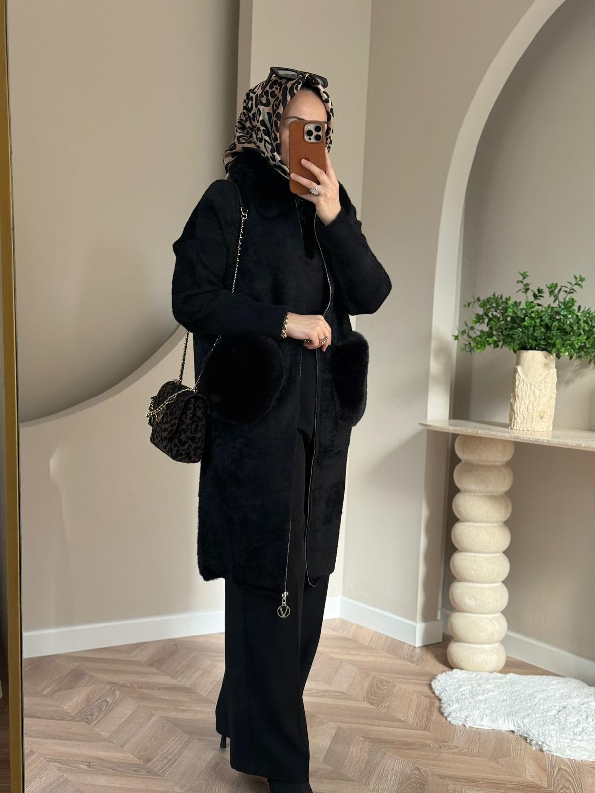 Ghisa Fermuarlı Angora Kaban-Siyah