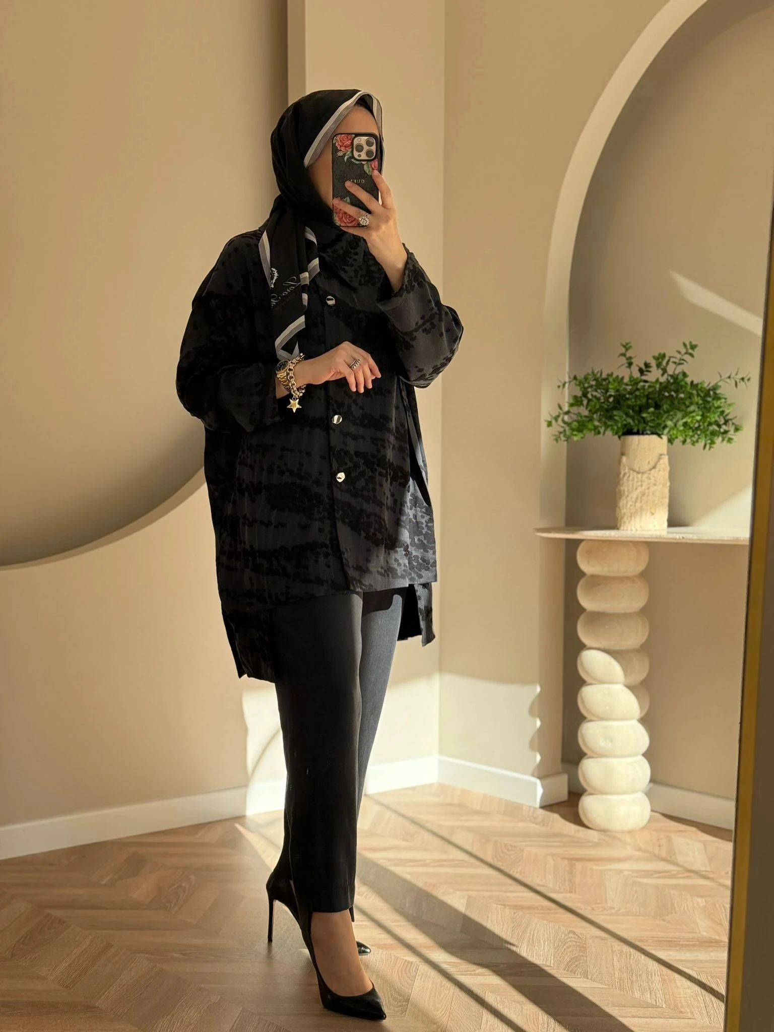 Tığ Triko Asimetrik Ön Detaylı Takım - Siyah