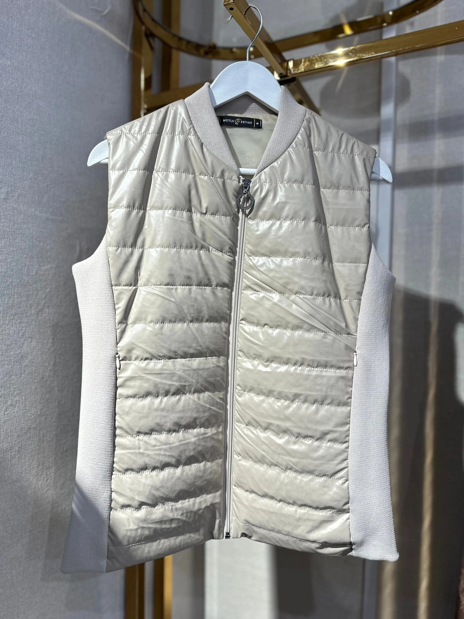 Mutlu Ertan Kısa Şişme Yelek  - Bej