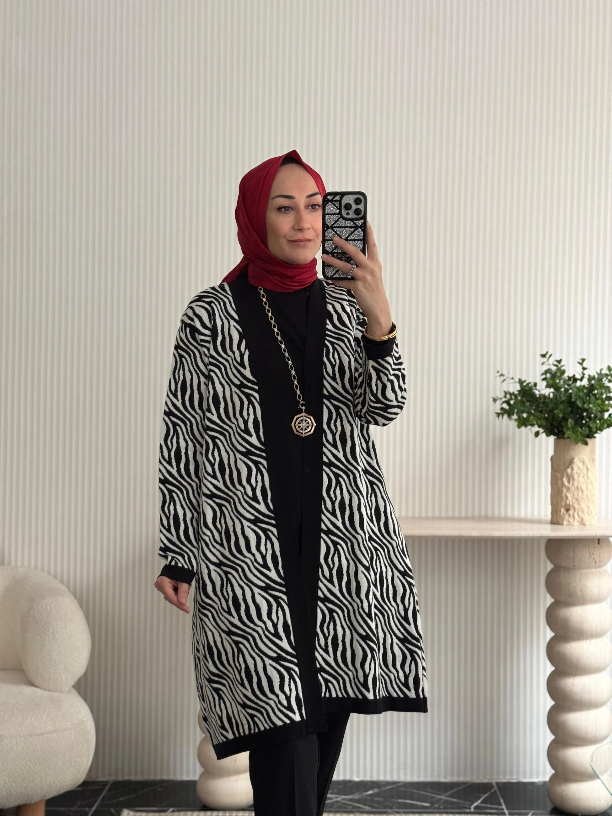 Mutlu Ertan Zebra Desen Hırka  - Siyah