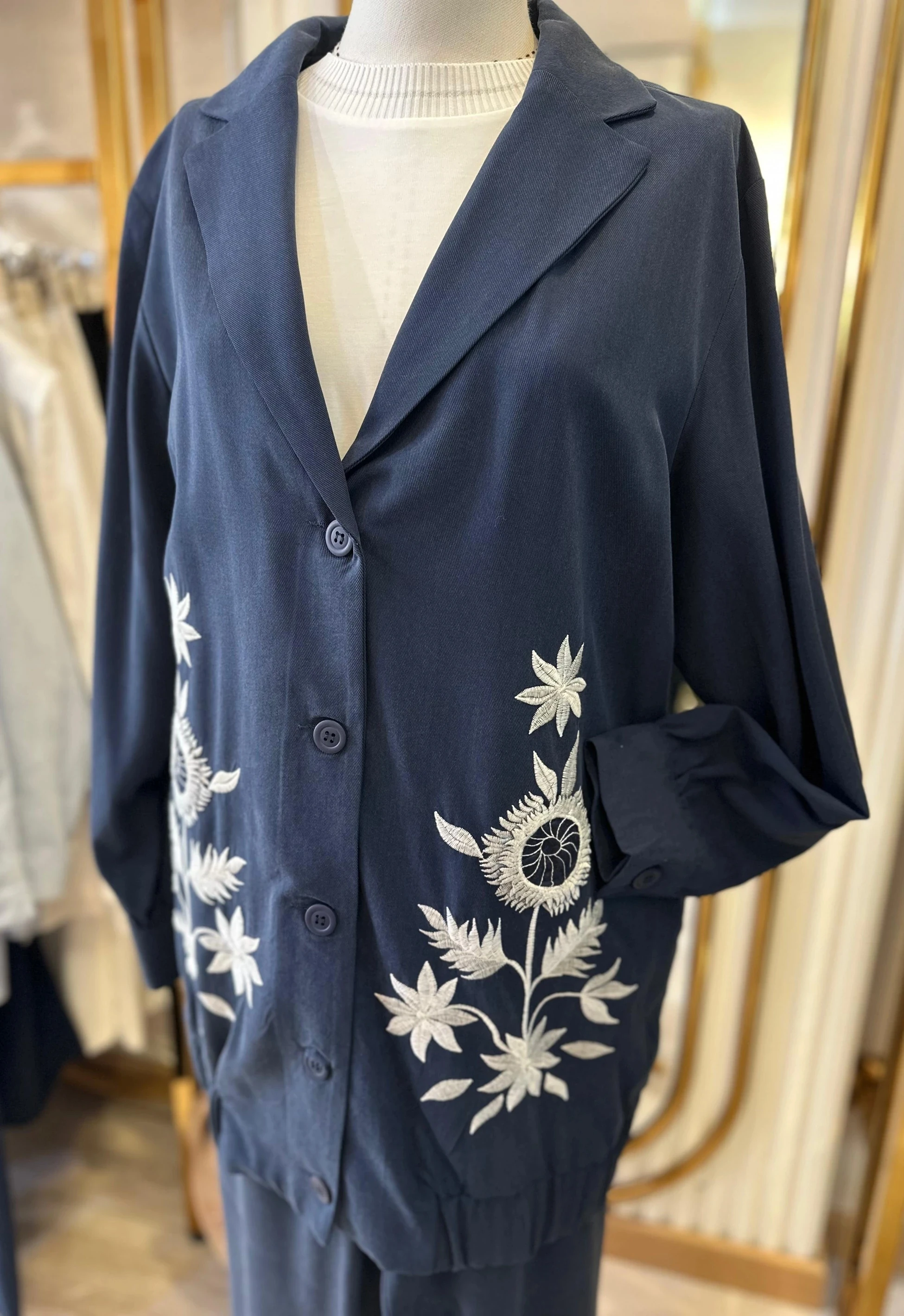 Bm İşlemeli Keten Takım