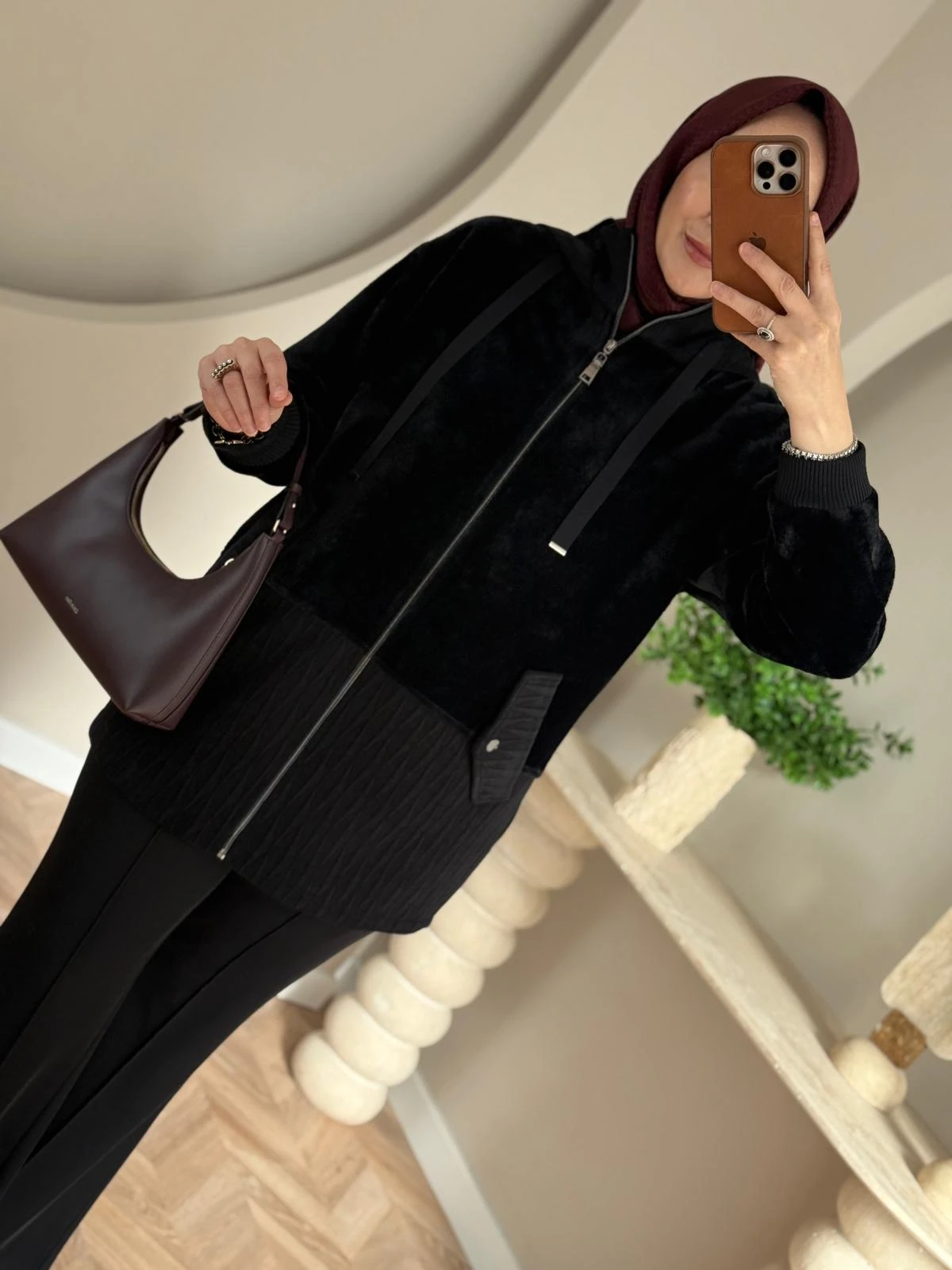 Tığ Triko Kürk Desenli Kadife Doku Kombinli Kaban- Siyah