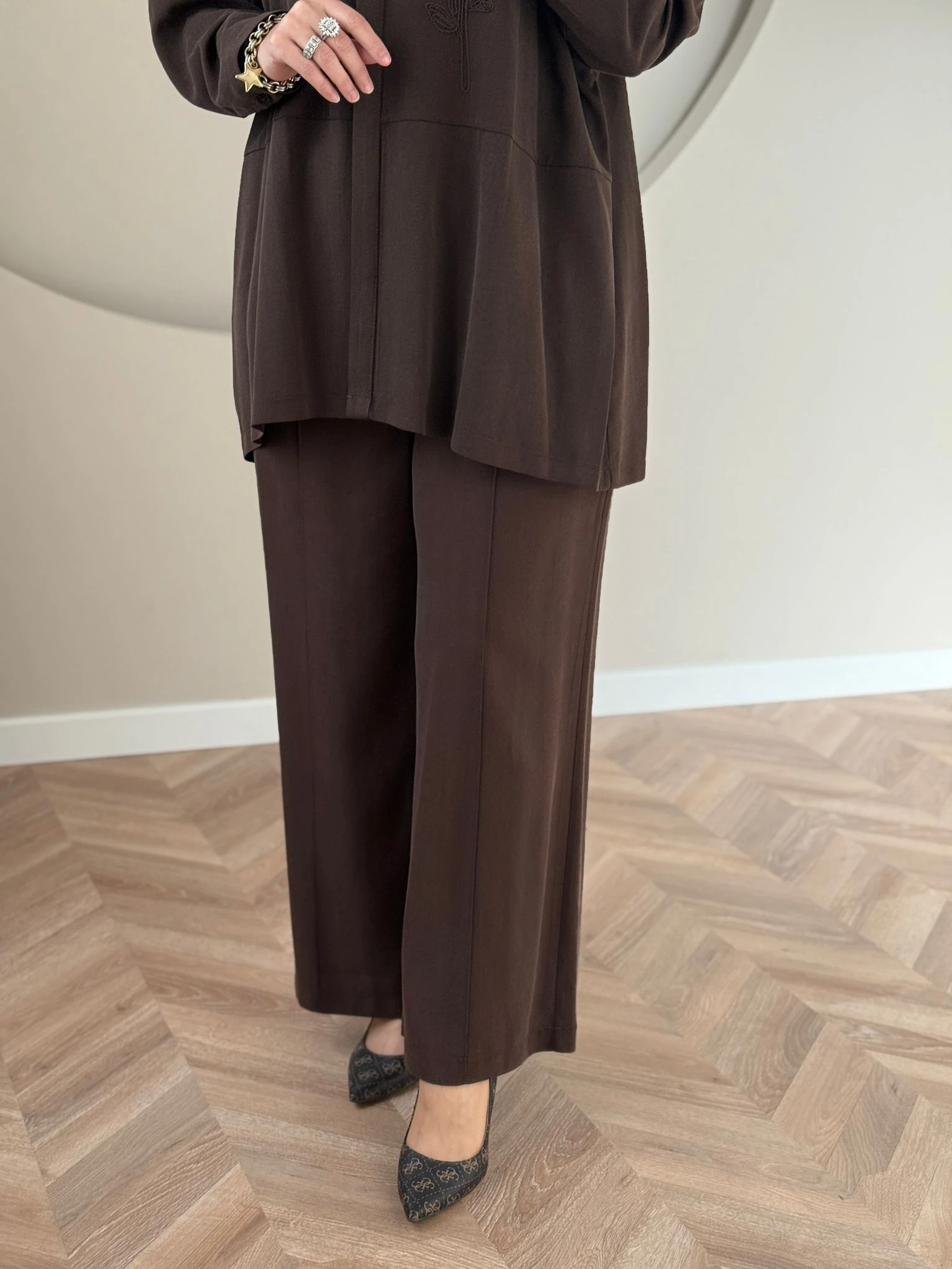 Nuss Yaka Nakış İşlemeli Takım - Kahve