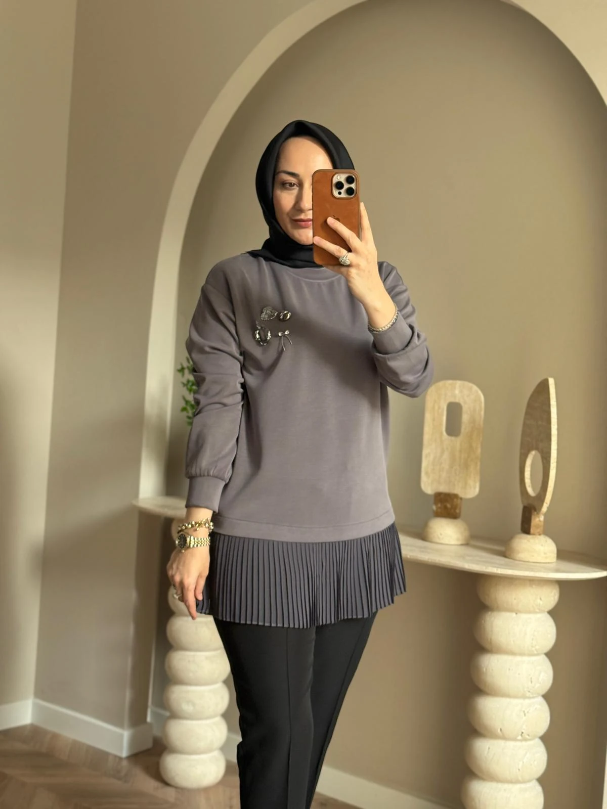 Tığ Triko Pilise Detaylı Aksesuarlı Tunik - Antrasit