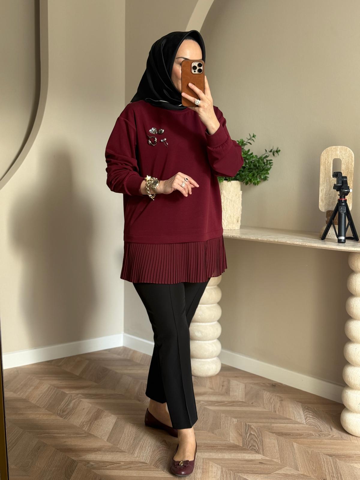 Tığ Triko Pilise Detaylı Aksesuarlı Tunik - Bordo