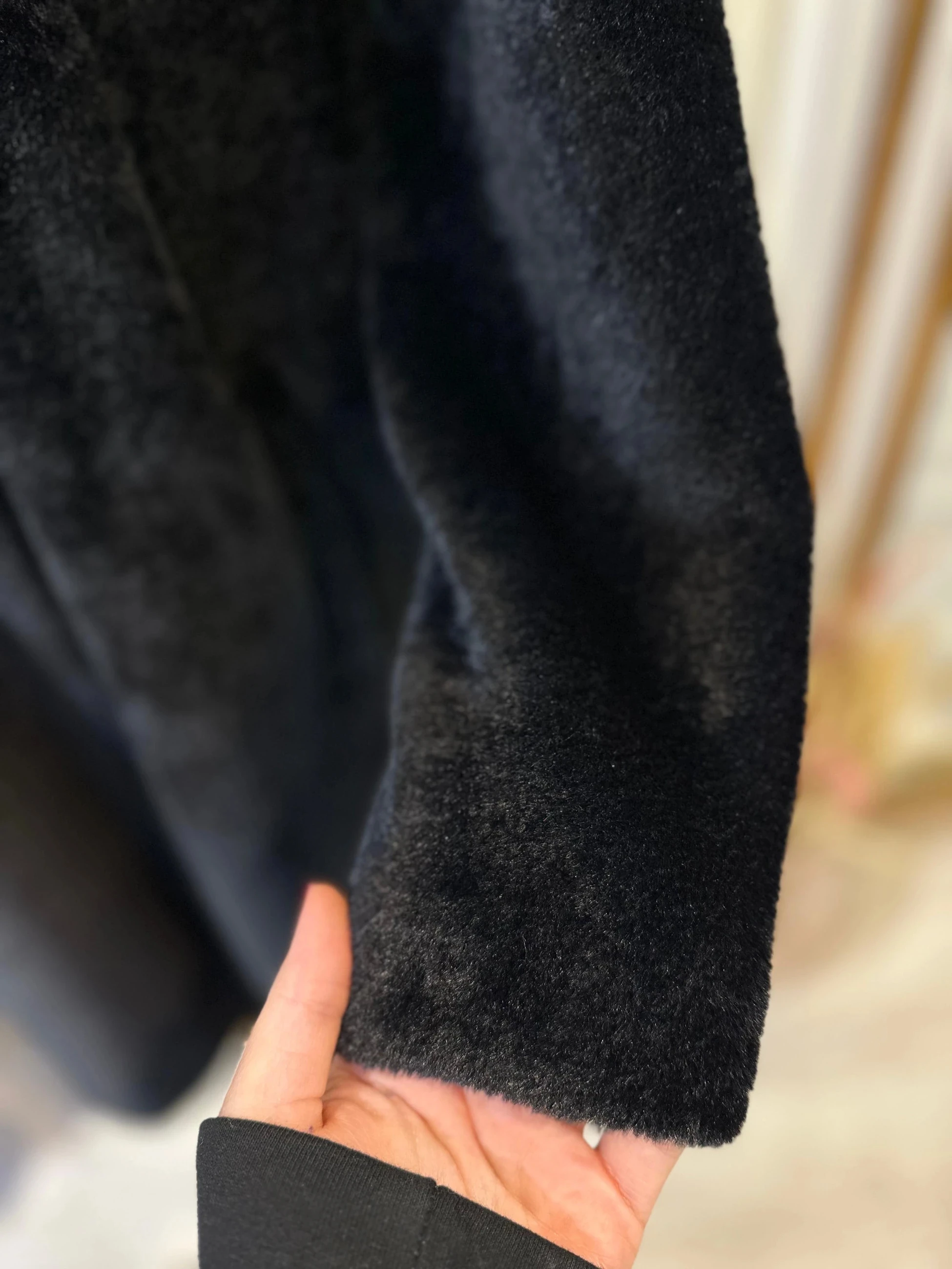 Mutlu Ertan Kürk Kaban - Siyah